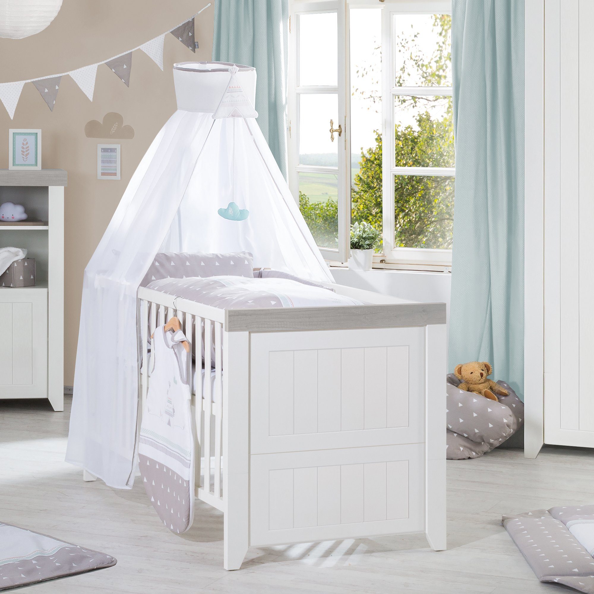 roba® Babyzimmer-Komplettset Wilma, Gitterbett, Wickelkommode & Kleiderschrank
