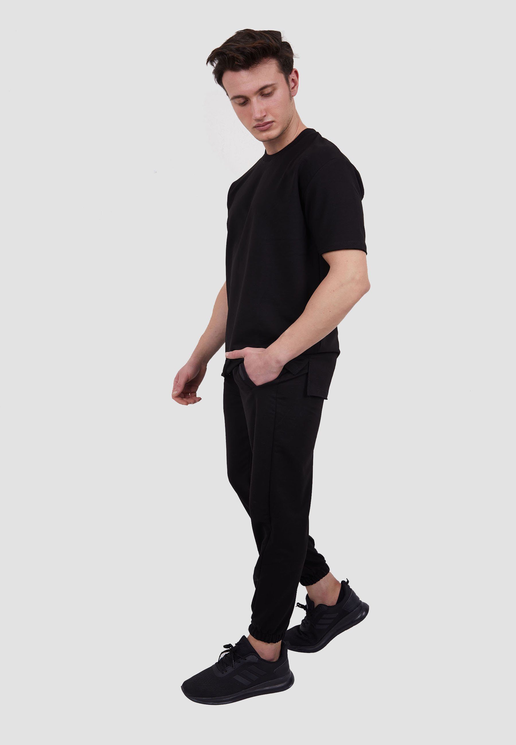 Tom Barron Sportanzug aus Oversize-Shirt und Jogginghose
