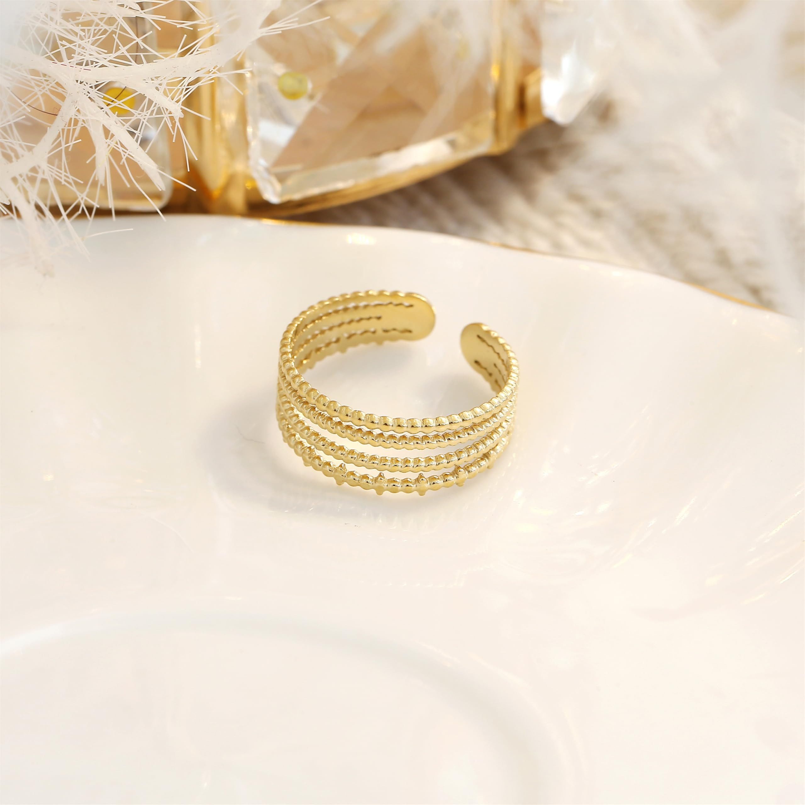 Made by Nami Fingerring Breiter Goldener Boho Edelstahl Ring Drei-Stränge-Design, Damen Schmuck Größenverstellbar & Wasserfest – Bild 5 von 5
