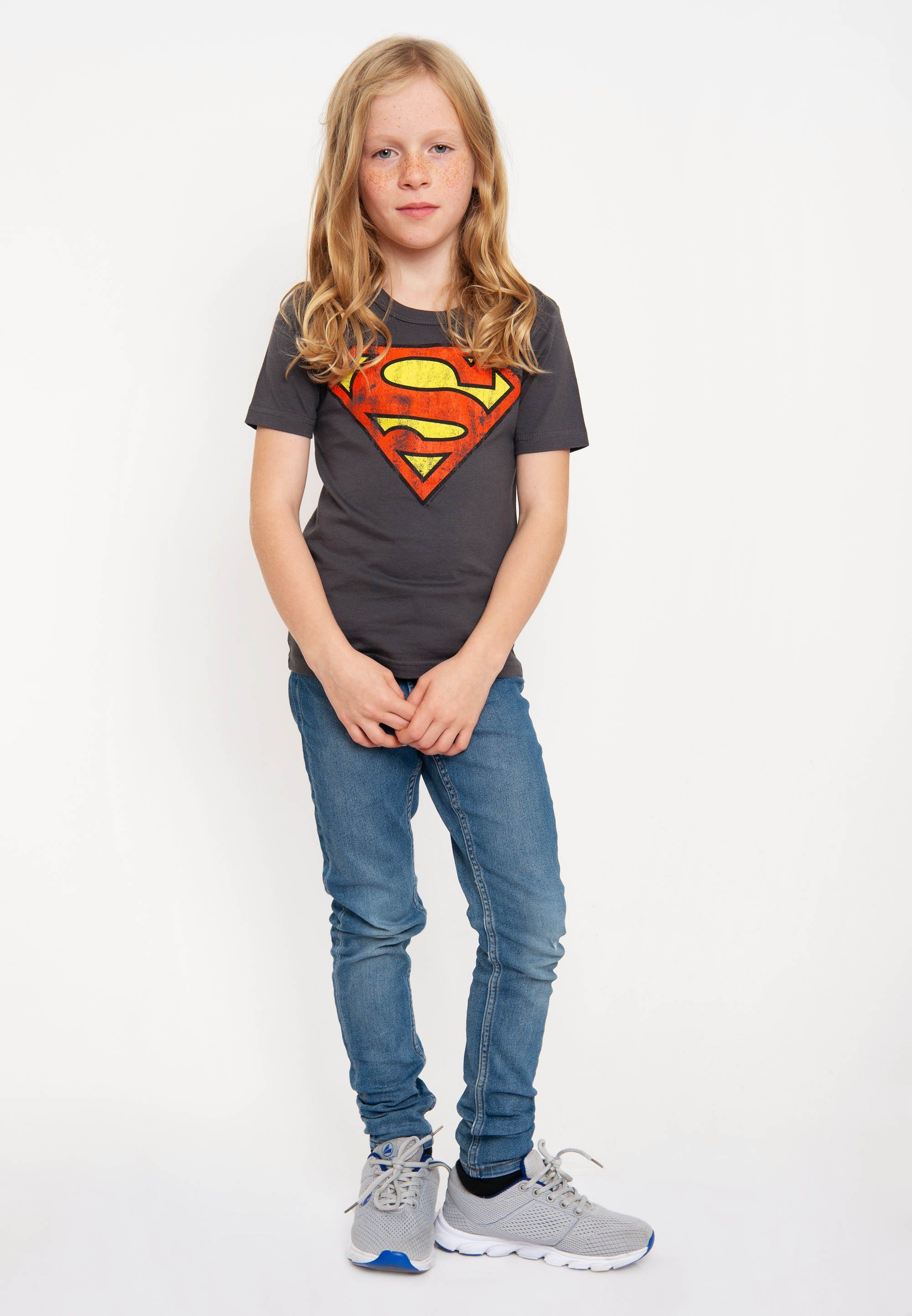 LOGOSHIRT T-Shirt DC Comics mit dunkelblau Print – lizenziertem Superman