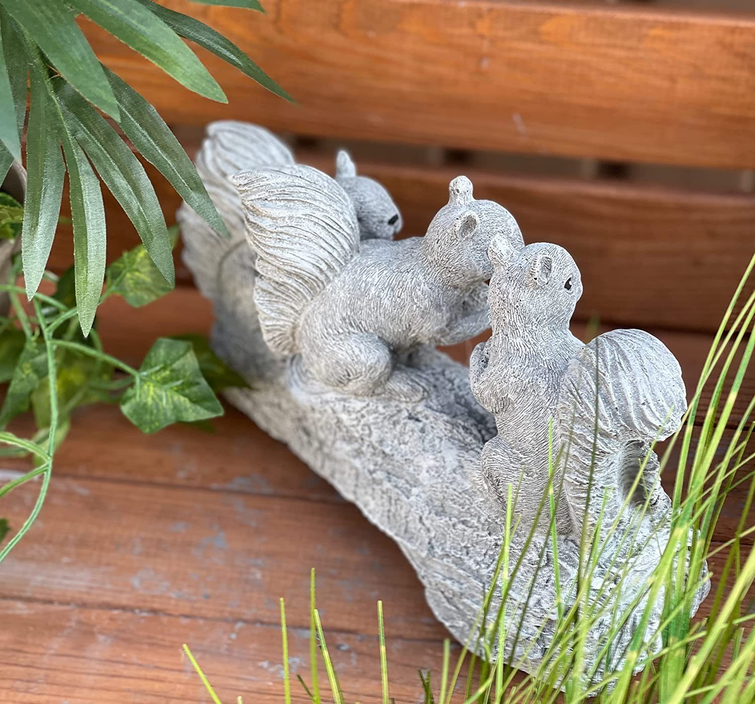 Stone and Steinfigur Style Stamm auf Gartenfigur 3 Eichhörnchen