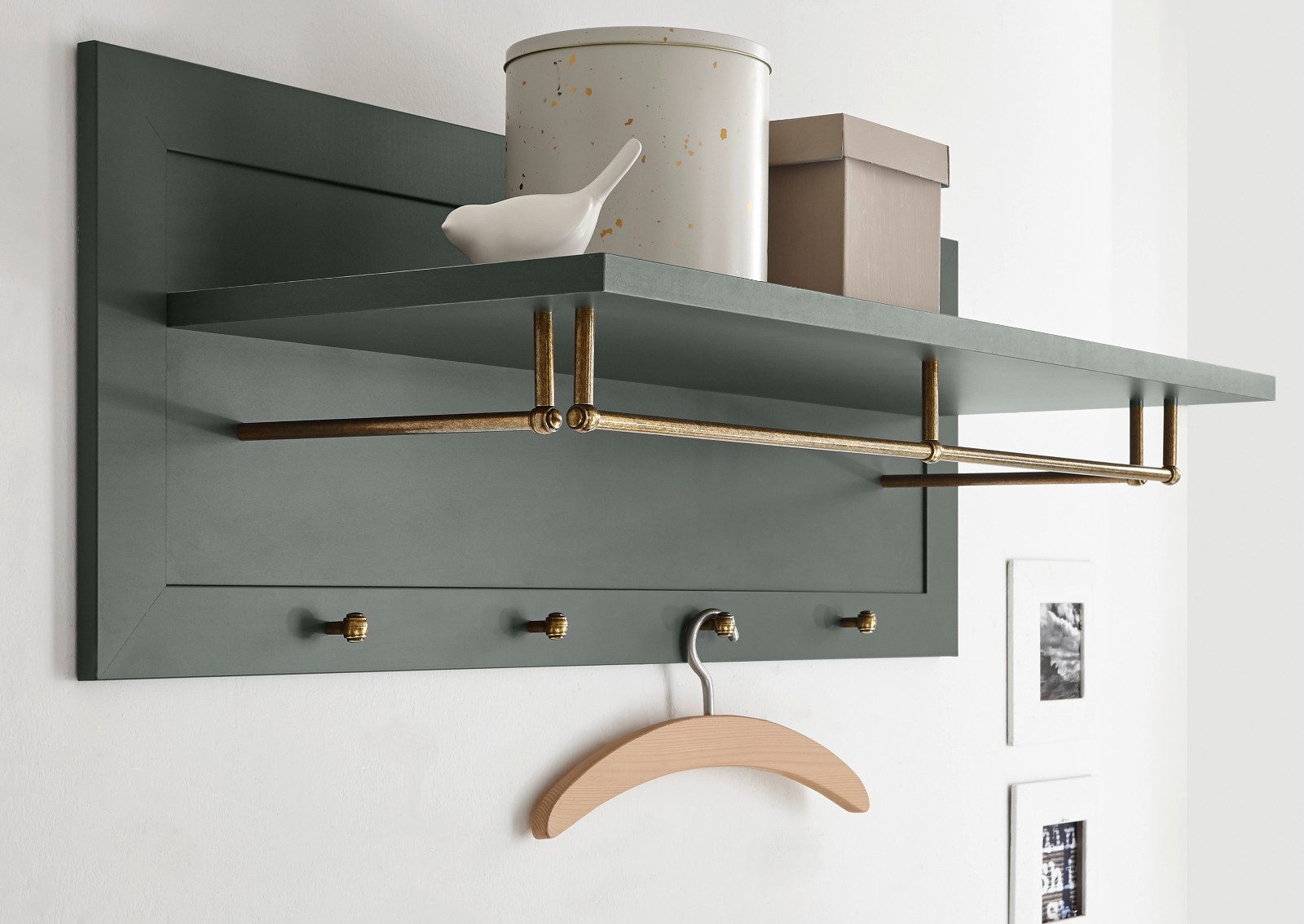 Furn.Design Garderobenpaneel Forres (Wandgarderobe in Landhaus grün, 109 x 40 cm), Metall-Kleiderstange Messing Antik