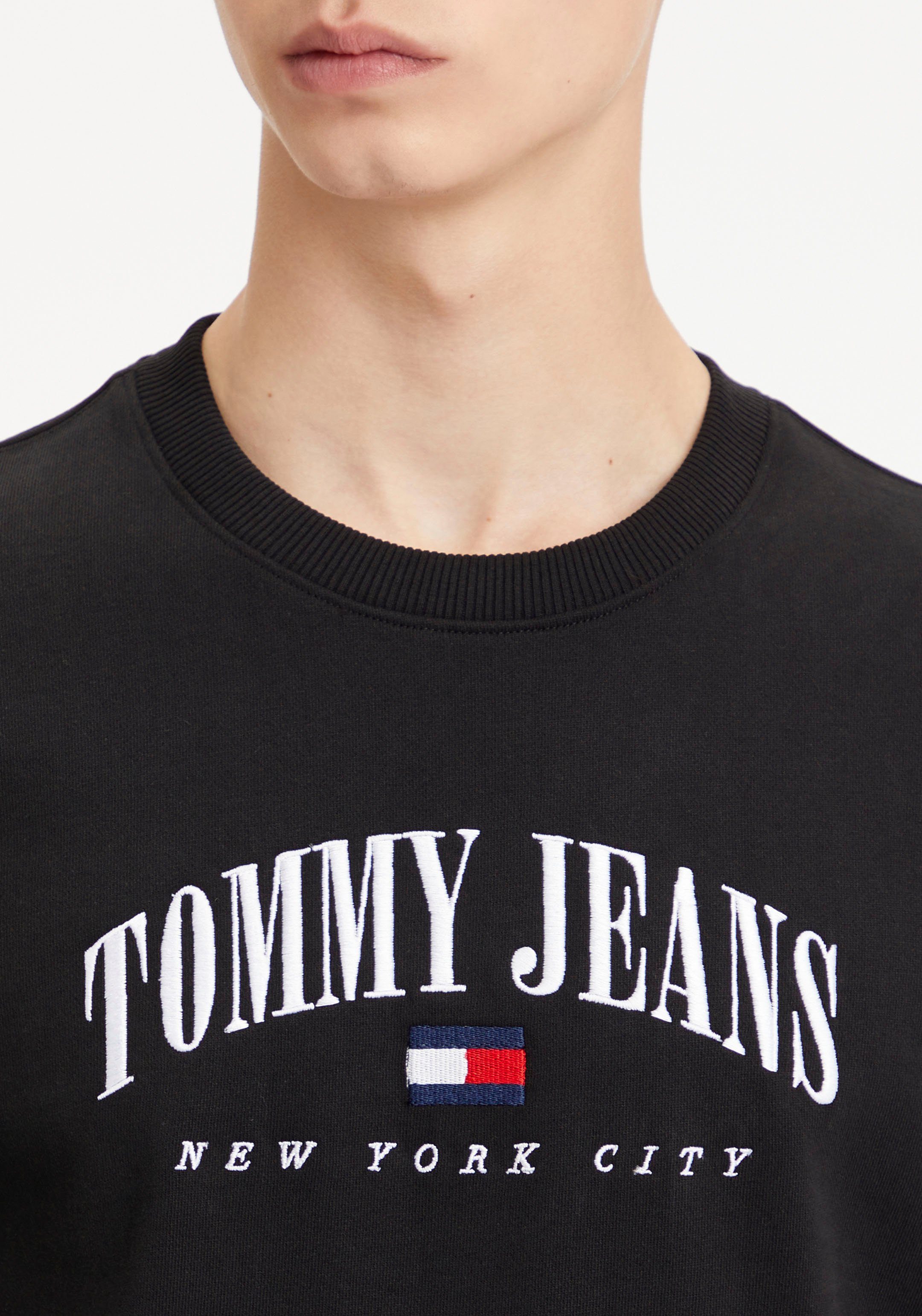 SMALL TJM Jeans mit CREW Sweatshirt VARSITY Tommy REG Black RUndhalsausschnitt
