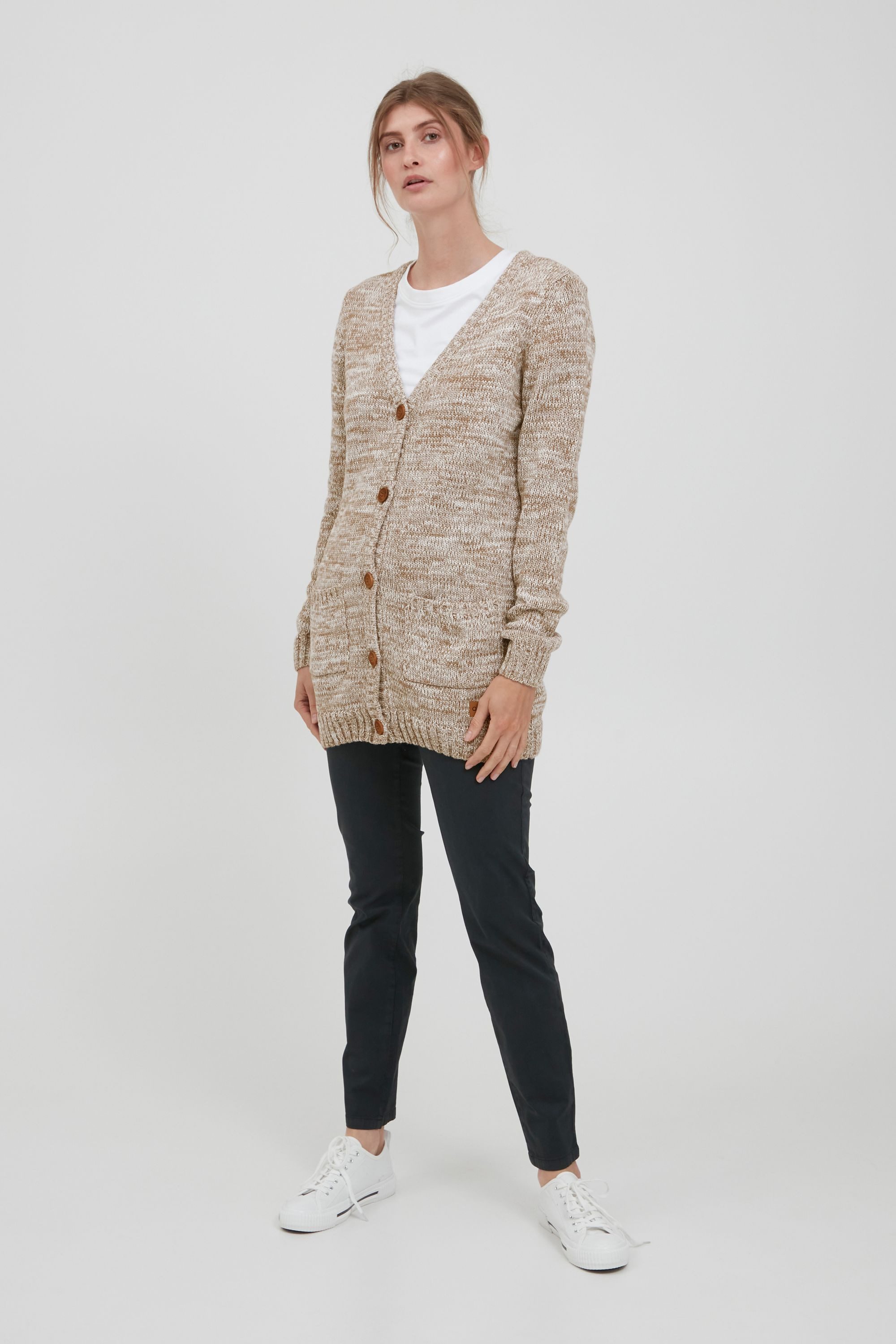 OXMO Strickjacke OXPhilemona Strickjacke mit Holzknopfleiste günstig online kaufen