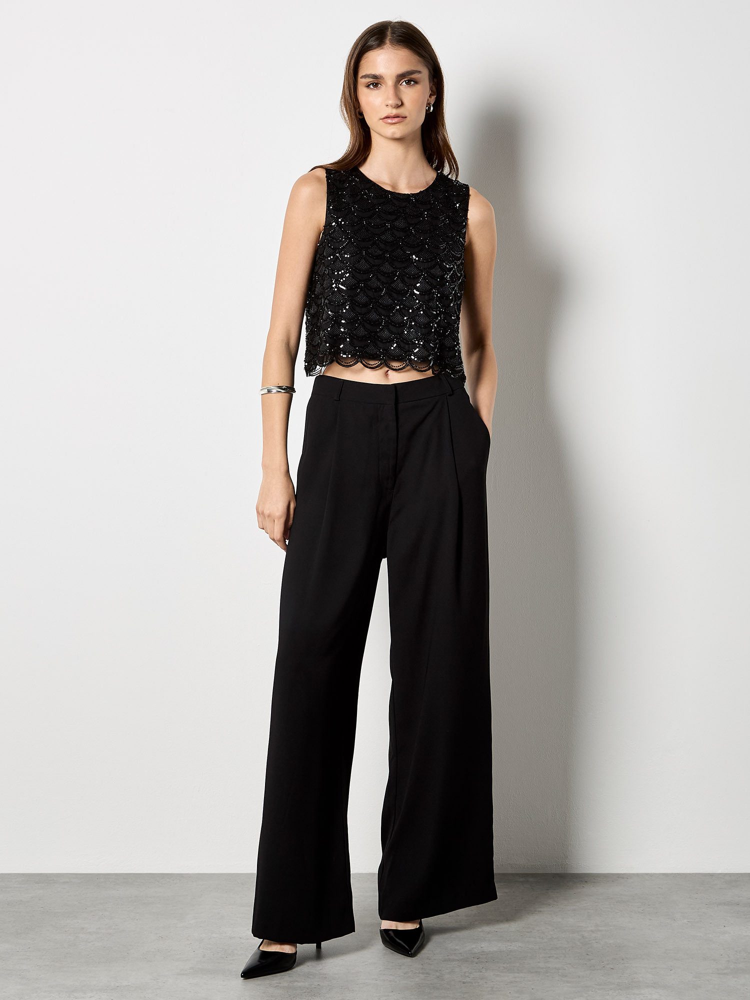 Apricot Paillettenshirt Cropped-Top mit gewelltem Saum