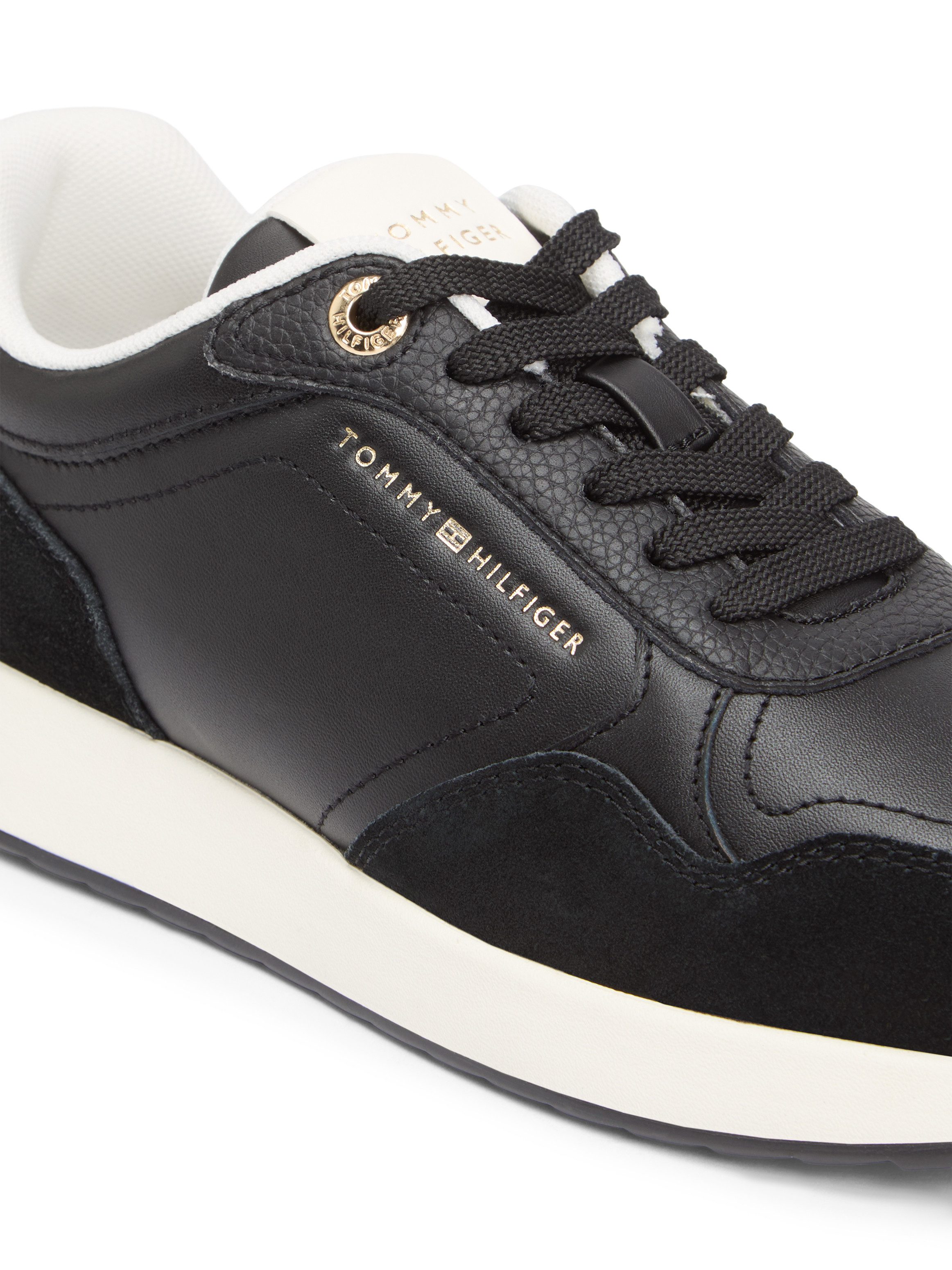 Tommy Hilfiger MONOGRAM MIX MATERIAL RUNNER Plateausneaker, Freizeitschuh, Halbschuh, Schnürer mit seitlichem Logoschriftzug