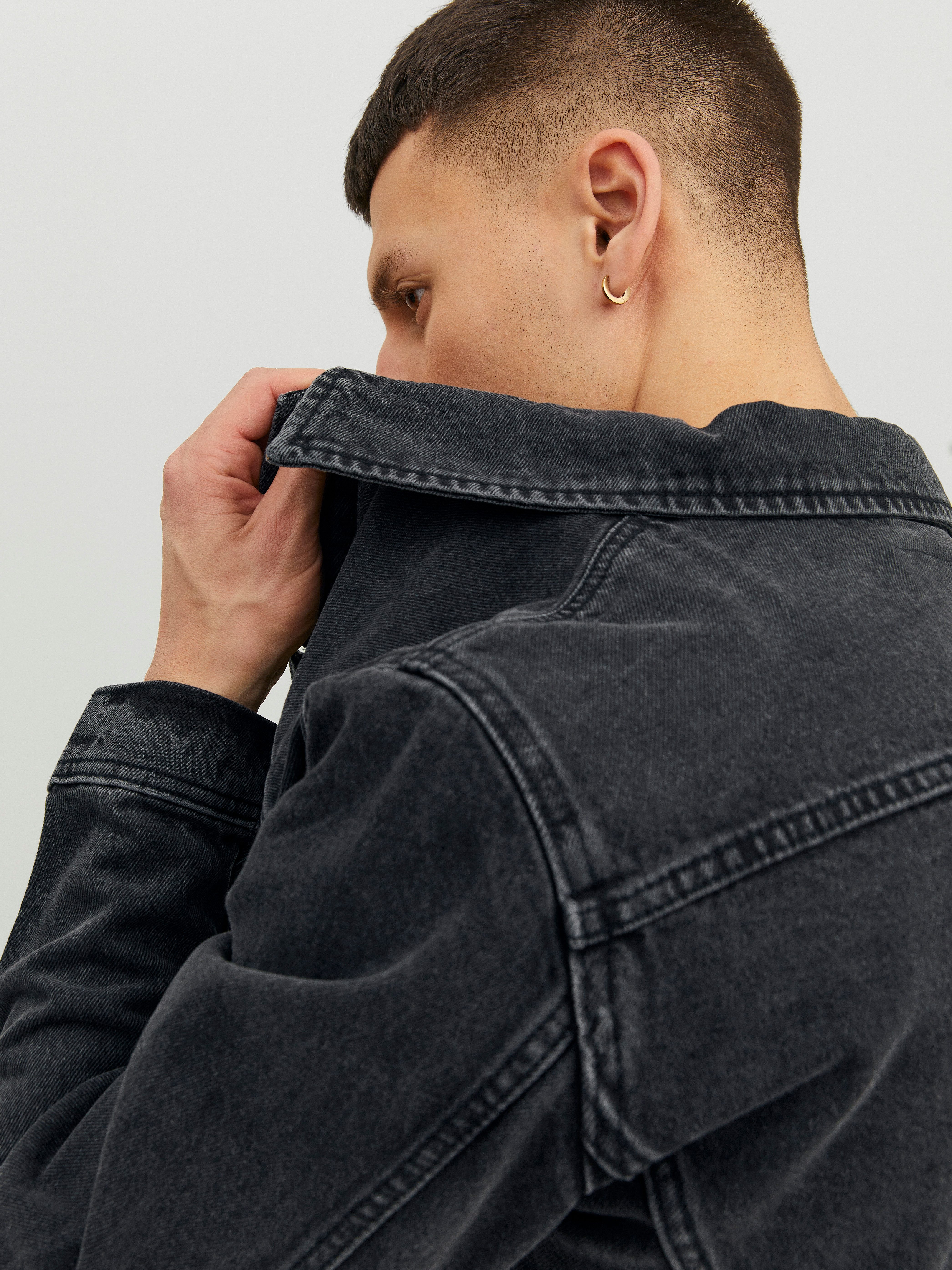 Jack & Jones Jeansjacke JJIJEAN Jeansjacke mit Windschutz, stylisch und angenehm tragbar Abriebeffekte, modisch, regular fit, Baumwolle