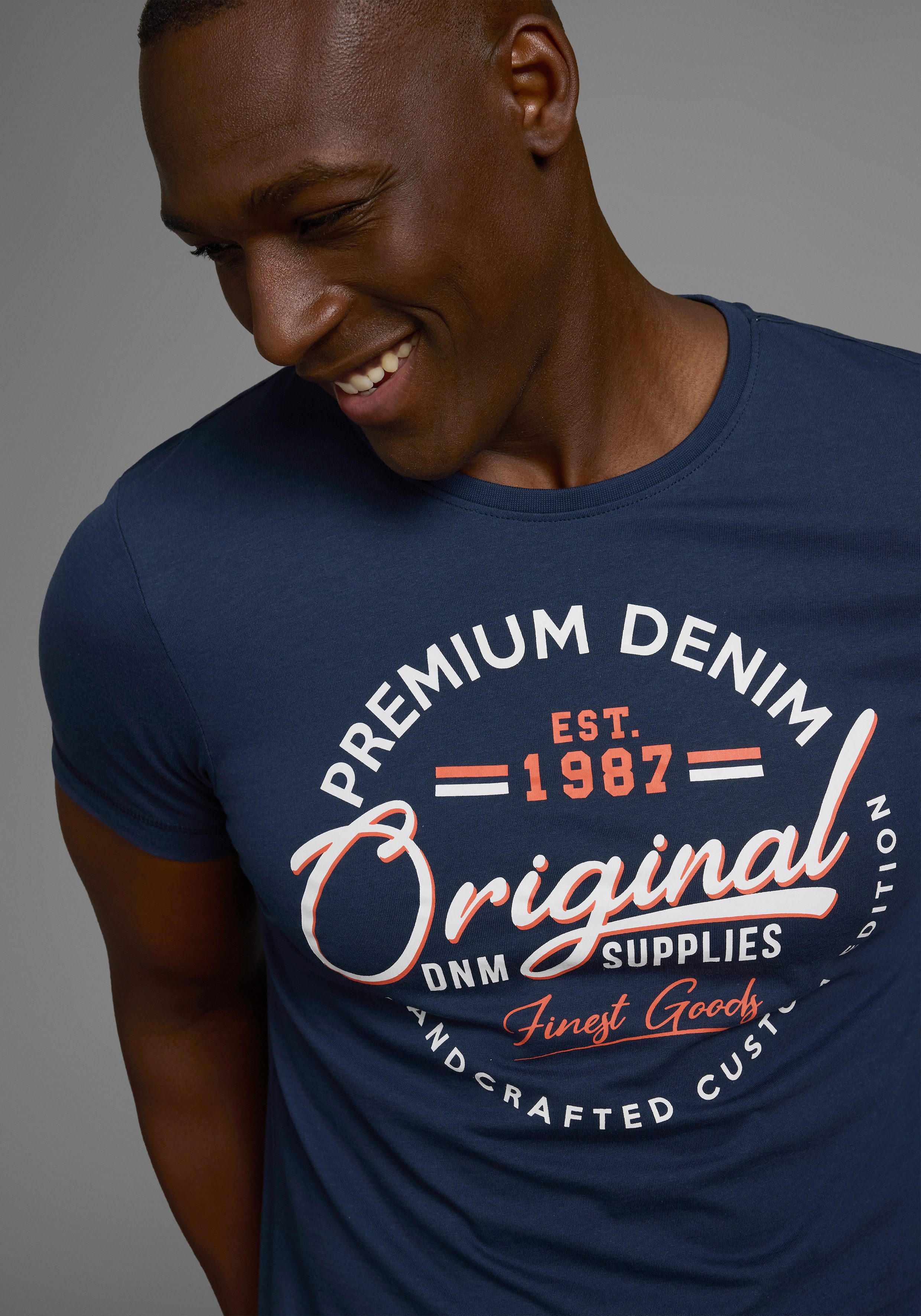 AJC T-Shirt kurzärmelig, schmal geschnitten, mit stylischem Druck