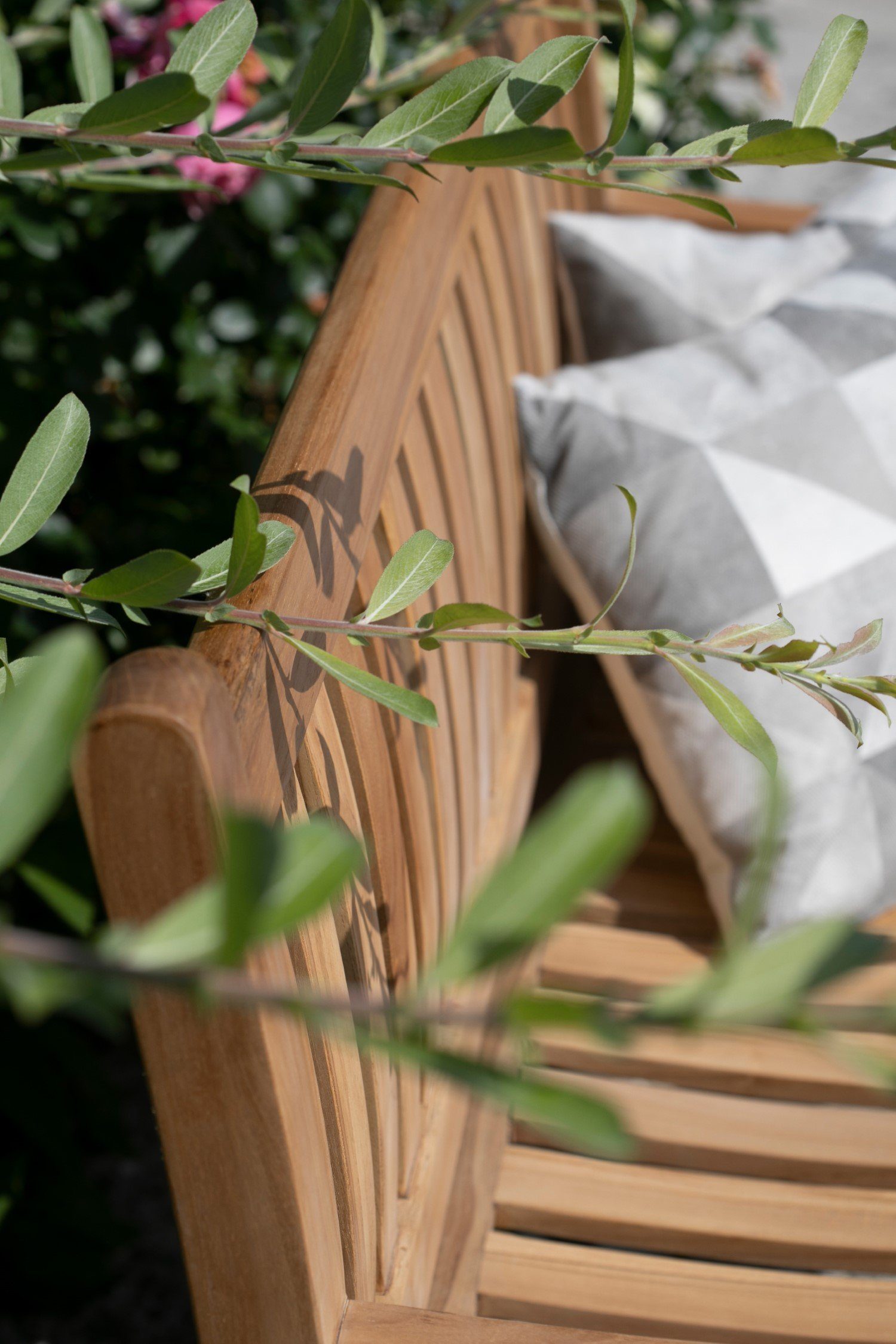 deVries Gartenbank Sitzbank Florence, Teakholz - extrabreit - Armlehnen