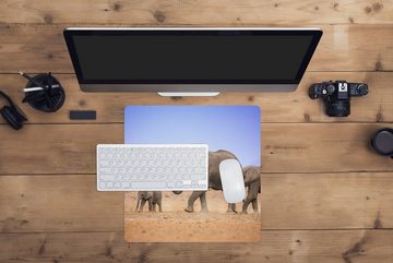 MuchoWow Gaming Mauspad Elefantenfamilie mit ihrem Baby in Kenia (1-St), Mousepad mit Rutschfester Unterseite, Gaming, 40x40 cm, XXL, Großes