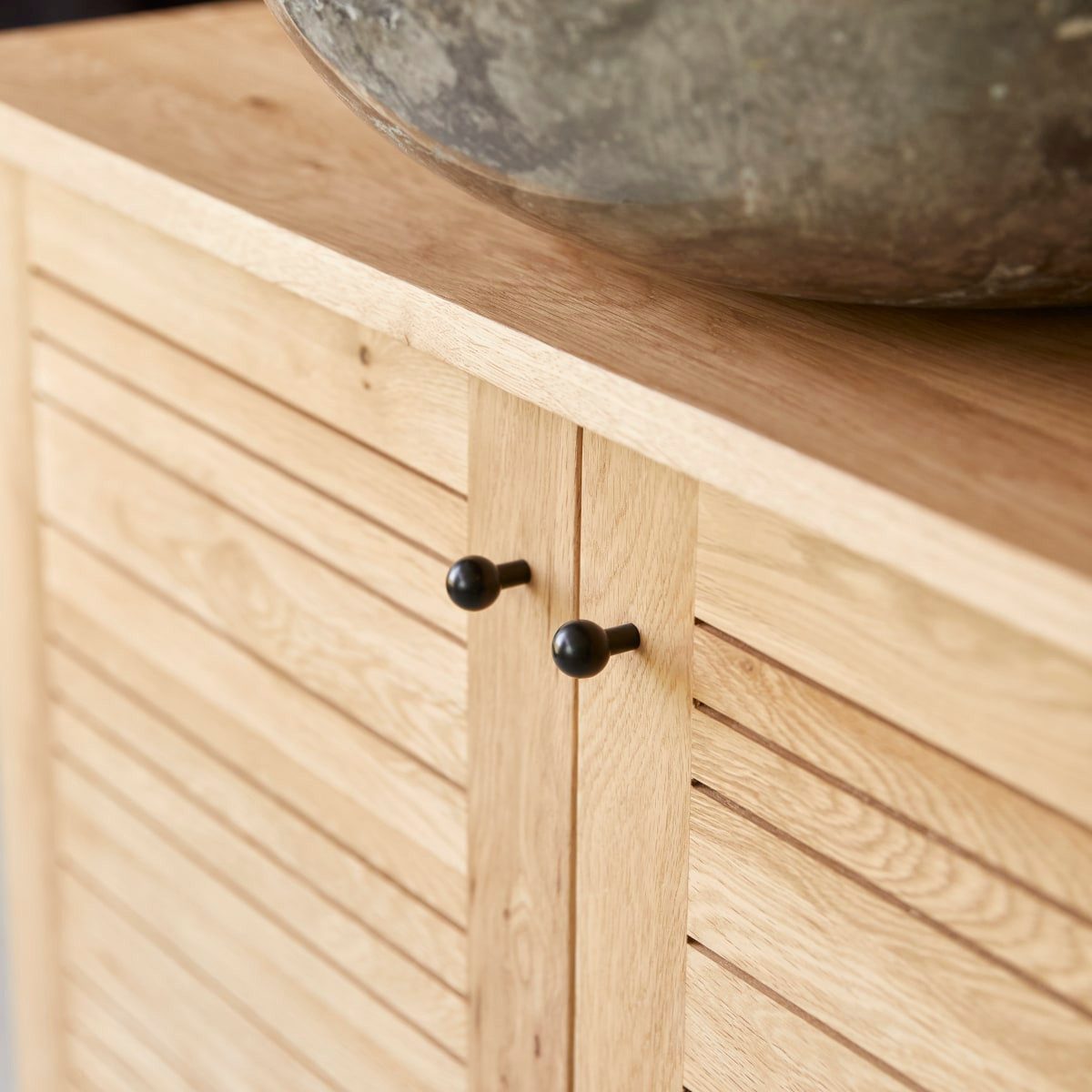 Tikamoon Waschtisch Waschbeckenunterschrank aus Eichenholz 85 Soho