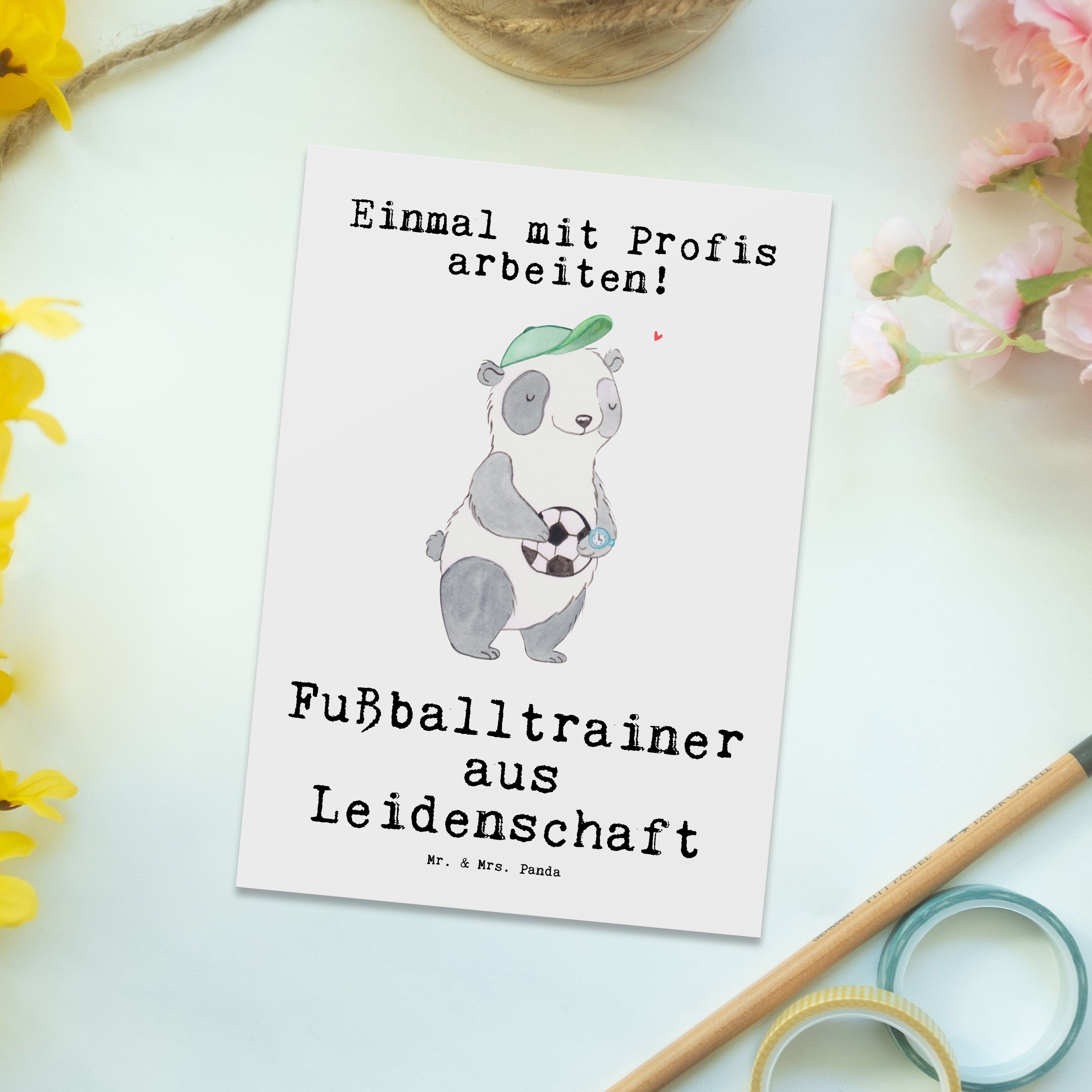 Mr. & Mrs. Panda Postkarte aus Leidenschaft Weiß Abschied, Fußballtrainer Geschenk, Fußballs - 
