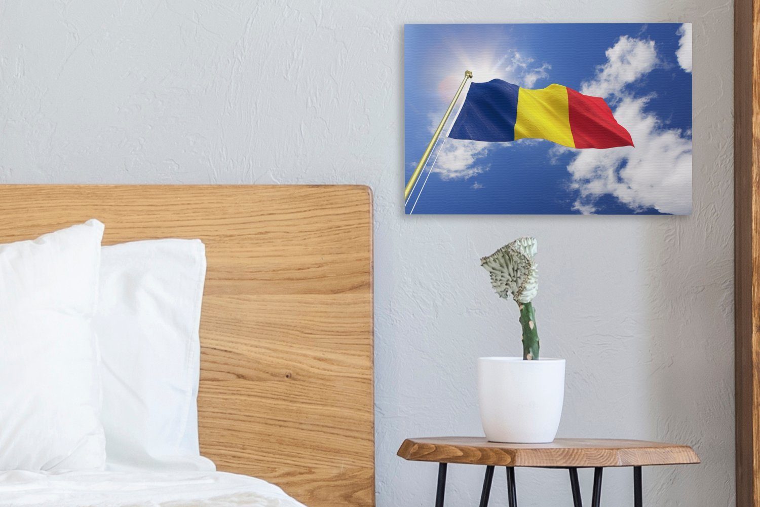 OneMillionCanvasses® Leinwandbild Rumäniens Flagge weht St), Himmel, Wanddeko, (1 am Wandbild cm 30x20 Aufhängefertig, Leinwandbilder