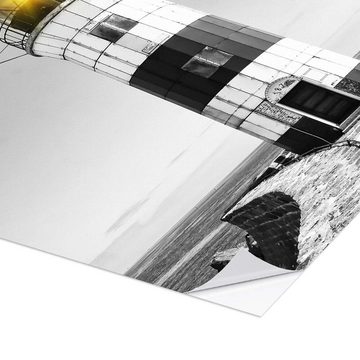 Posterlounge Wandfolie Editors Choice, Leuchtturm mit gelbem Licht, Badezimmer Maritim Fotografie