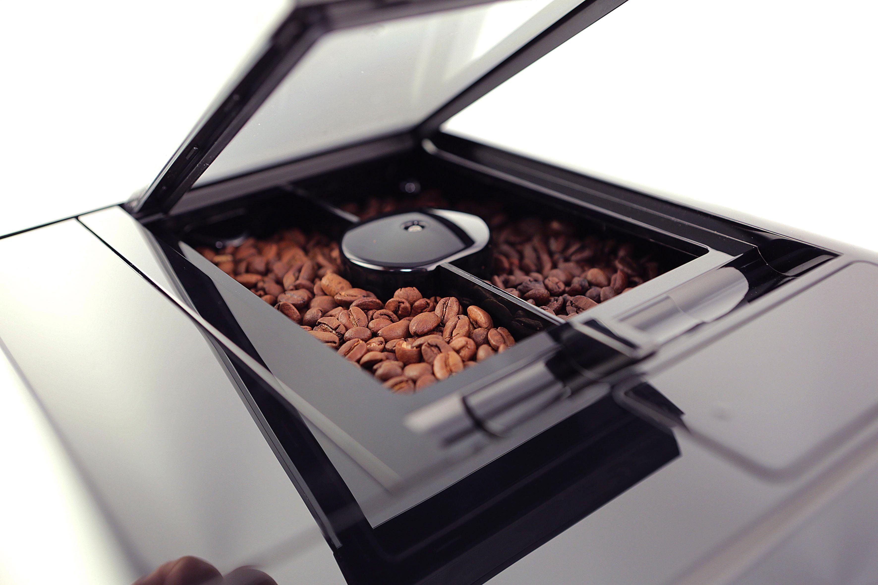 Melitta Kaffeevollautomat Barista T Smart® F 83/0-101, silber, 4 Benutzerprofile& 18 Kaffeerezepte, nach italienischem Originalrezept