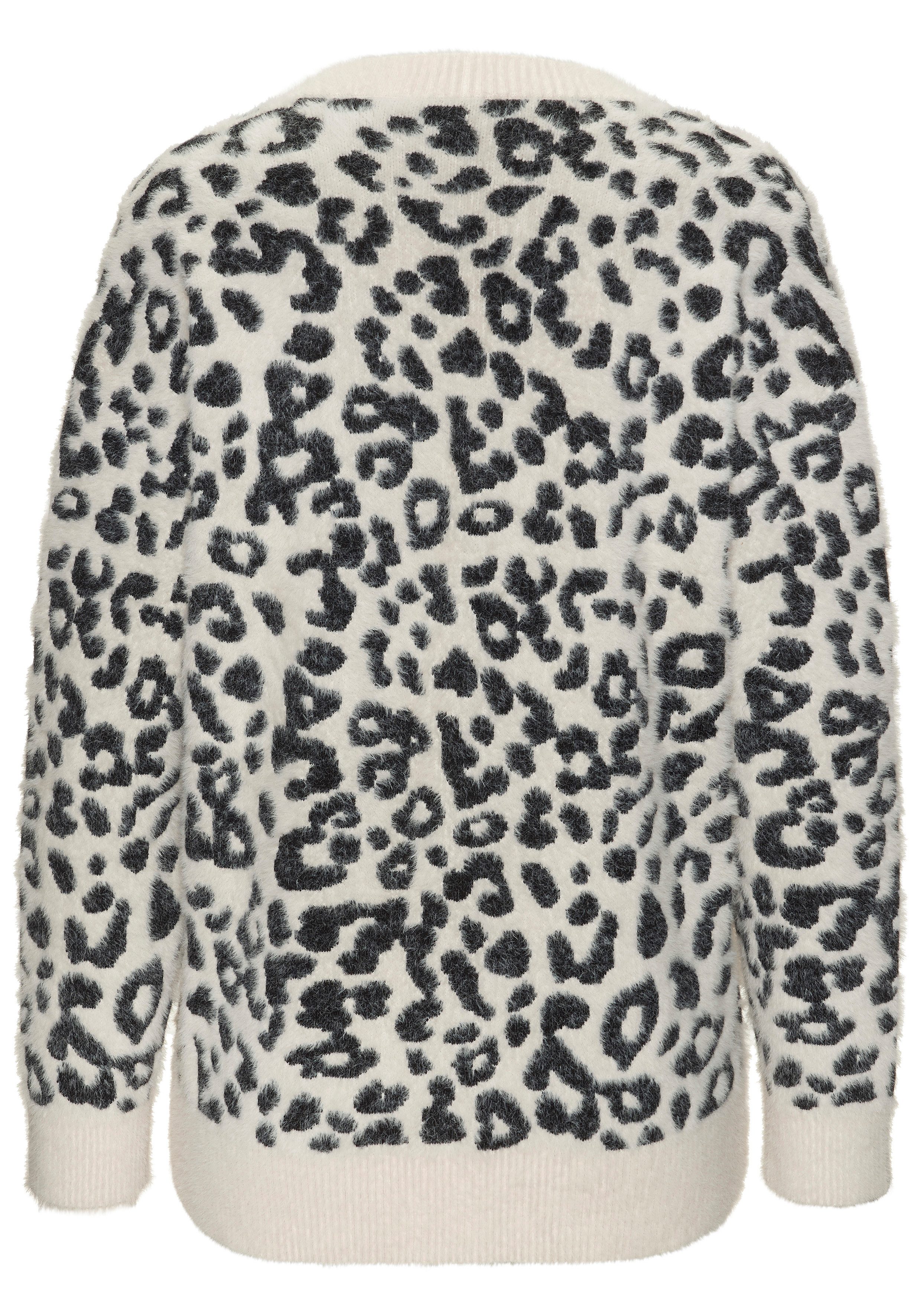 LASCANA Strickjacke mit Leomuster in flauschiger Qualität günstig online kaufen