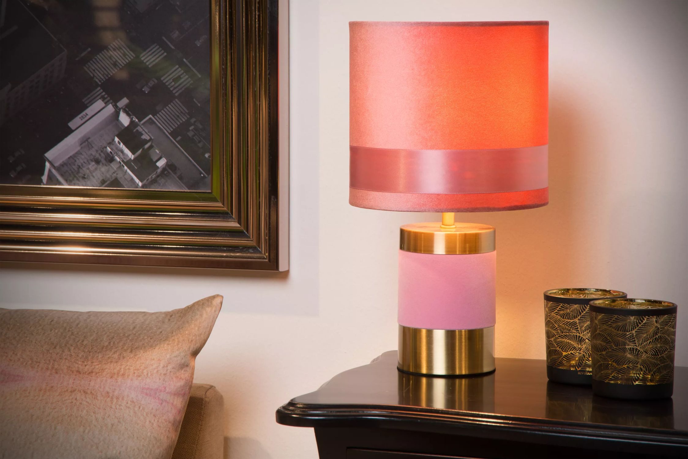 Licht-Erlebnisse Nachttischlampe QOMI, ohne Leuchtmittel, Metall Stoff E14 rund Ø 18 cm 32 cm hoch in Rosa Gold Vintage Design