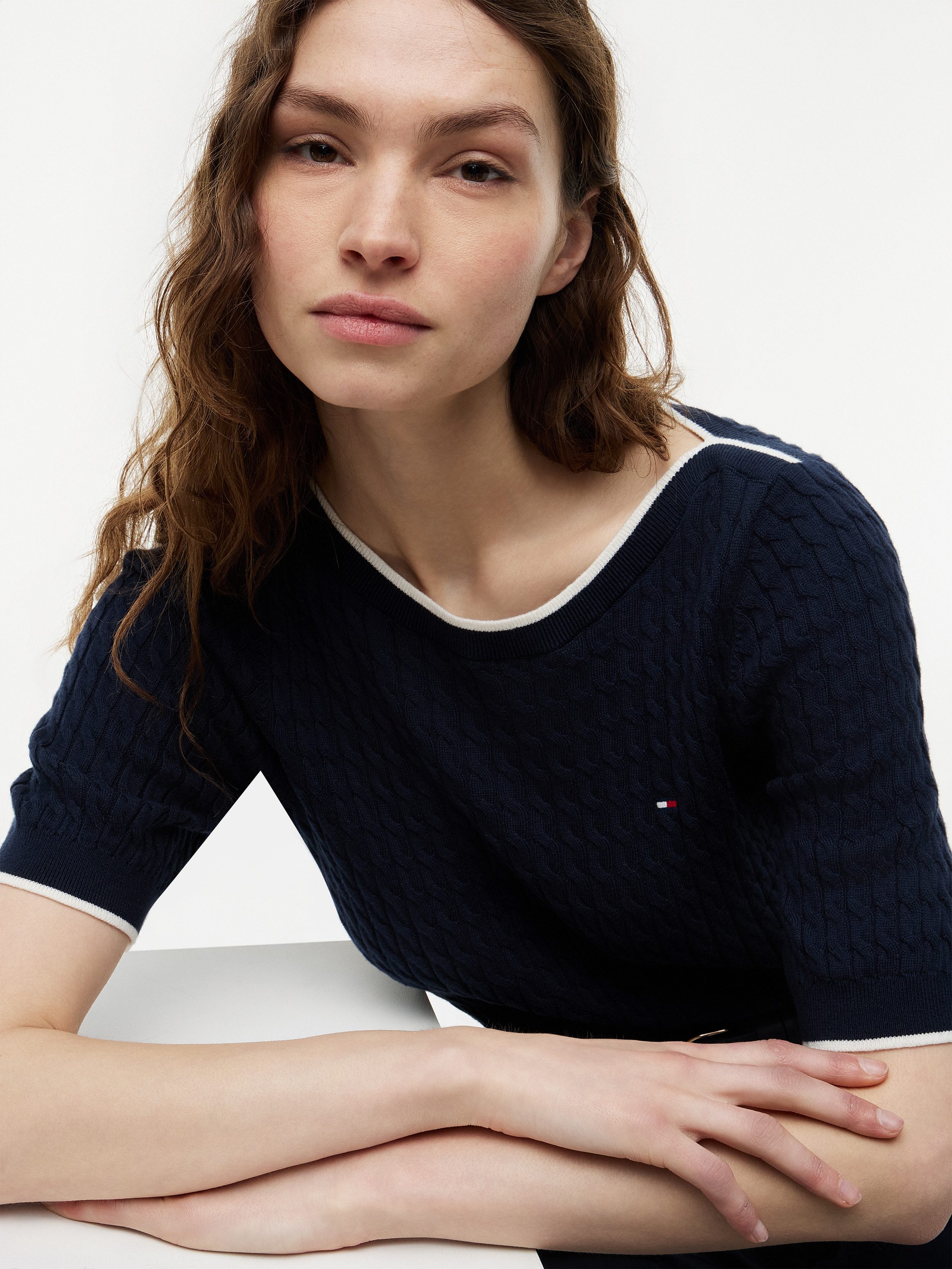 Tommy Hilfiger Kurzarmpullover FINE GG CABLE BOAT NK S/S Baumwolle, mit Zopfstrickmuster