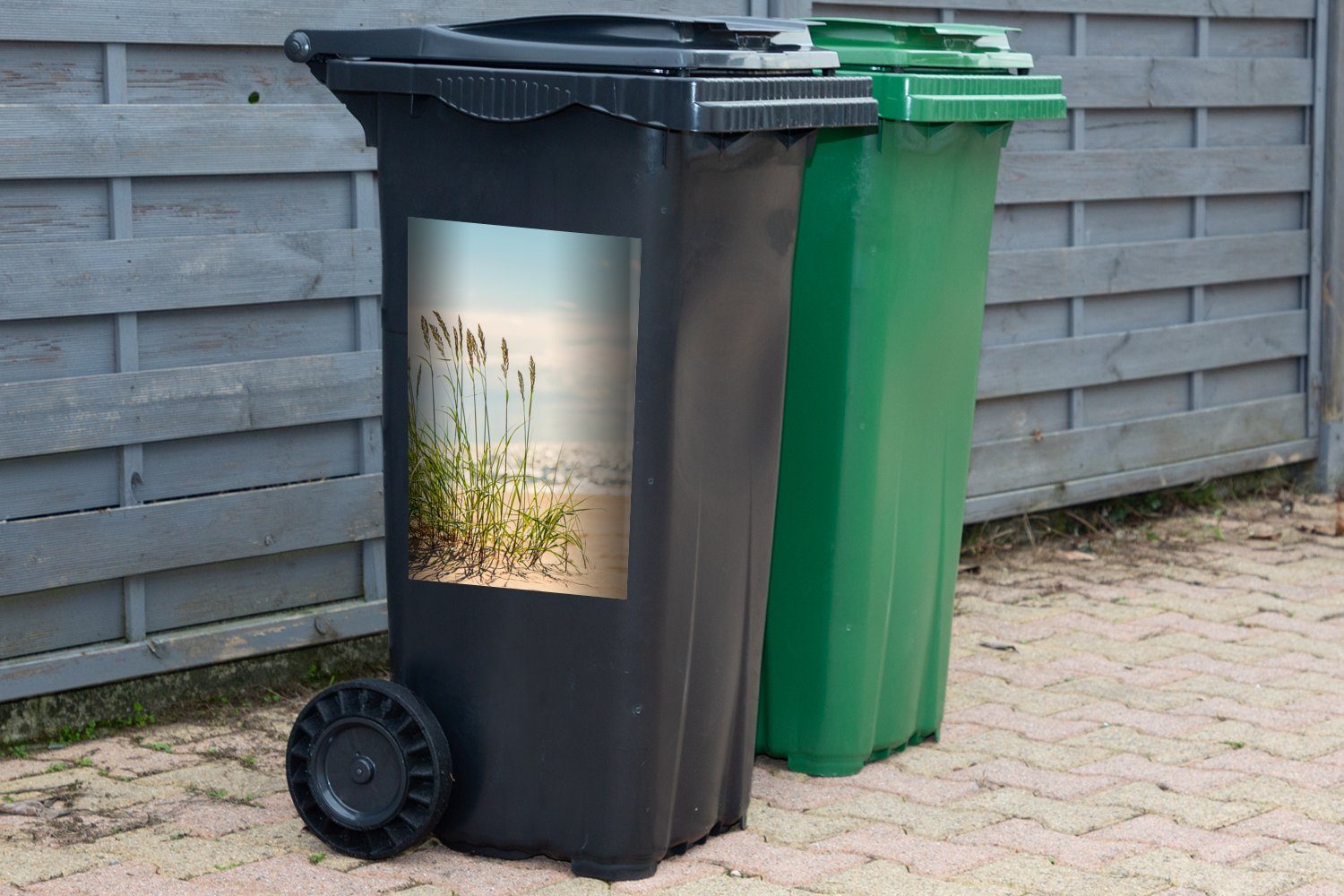 Sticker, Container, Mülltonne, den Dünen Mülleimer-aufkleber, Abfalbehälter St), in Wandsticker (1 Grashalme MuchoWow
