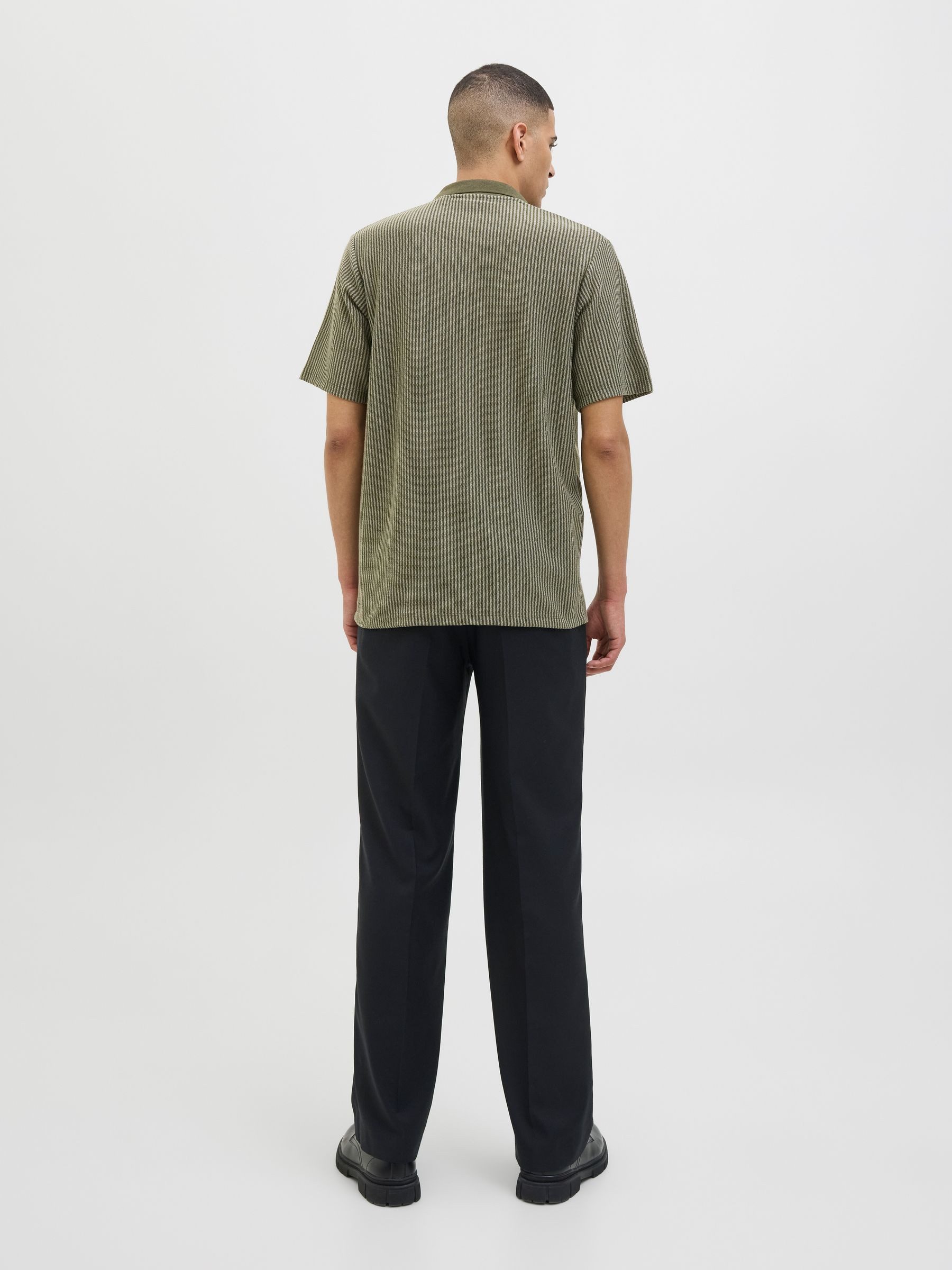 Jack & Jones Poloshirt Klassisch, Kurzarm, Geripptes Flachstrick Design für Baumwolle Regular Fit V-Ausschnitt Kurzarm unifarben