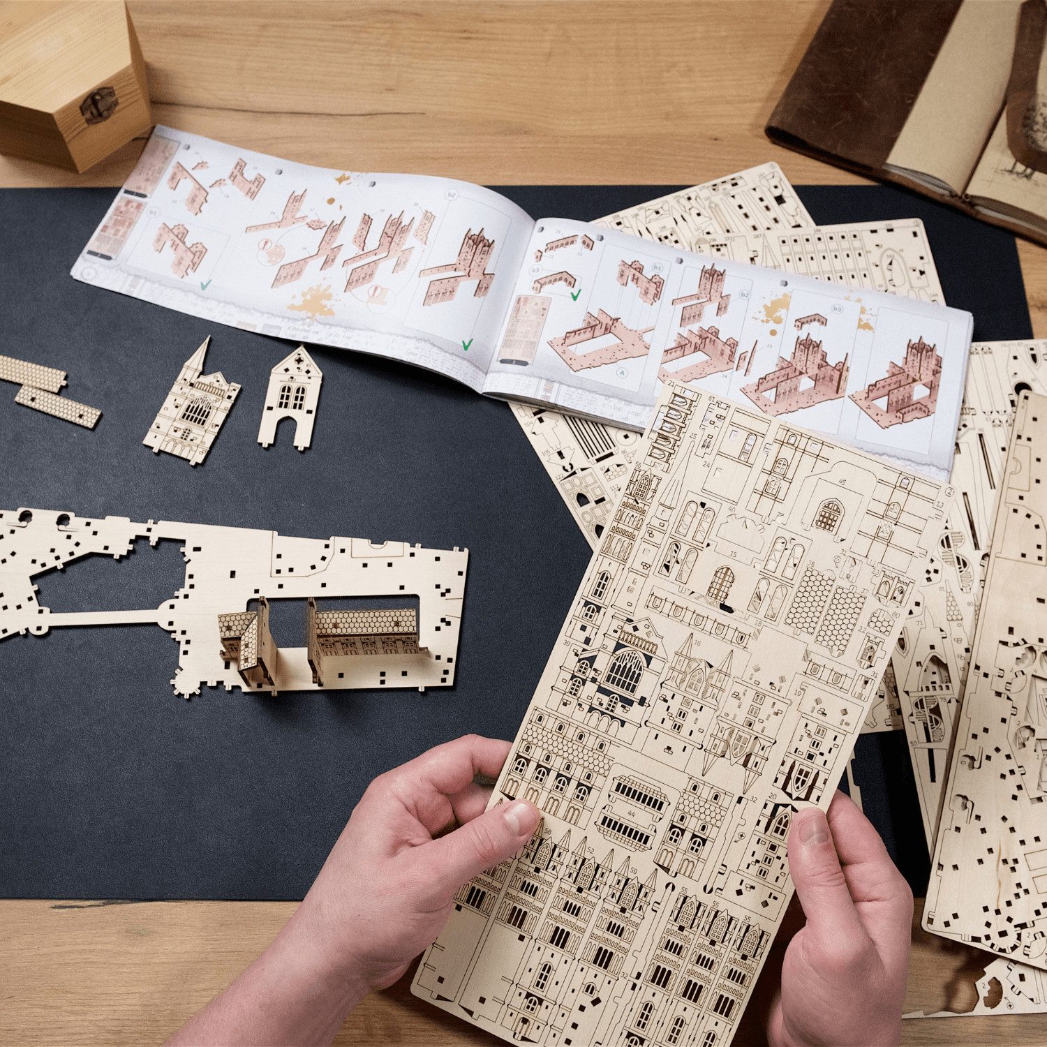 UGEARS Modellbausatz Schloss Hogwarts Harry Potter aus Holz, (402-tlg)