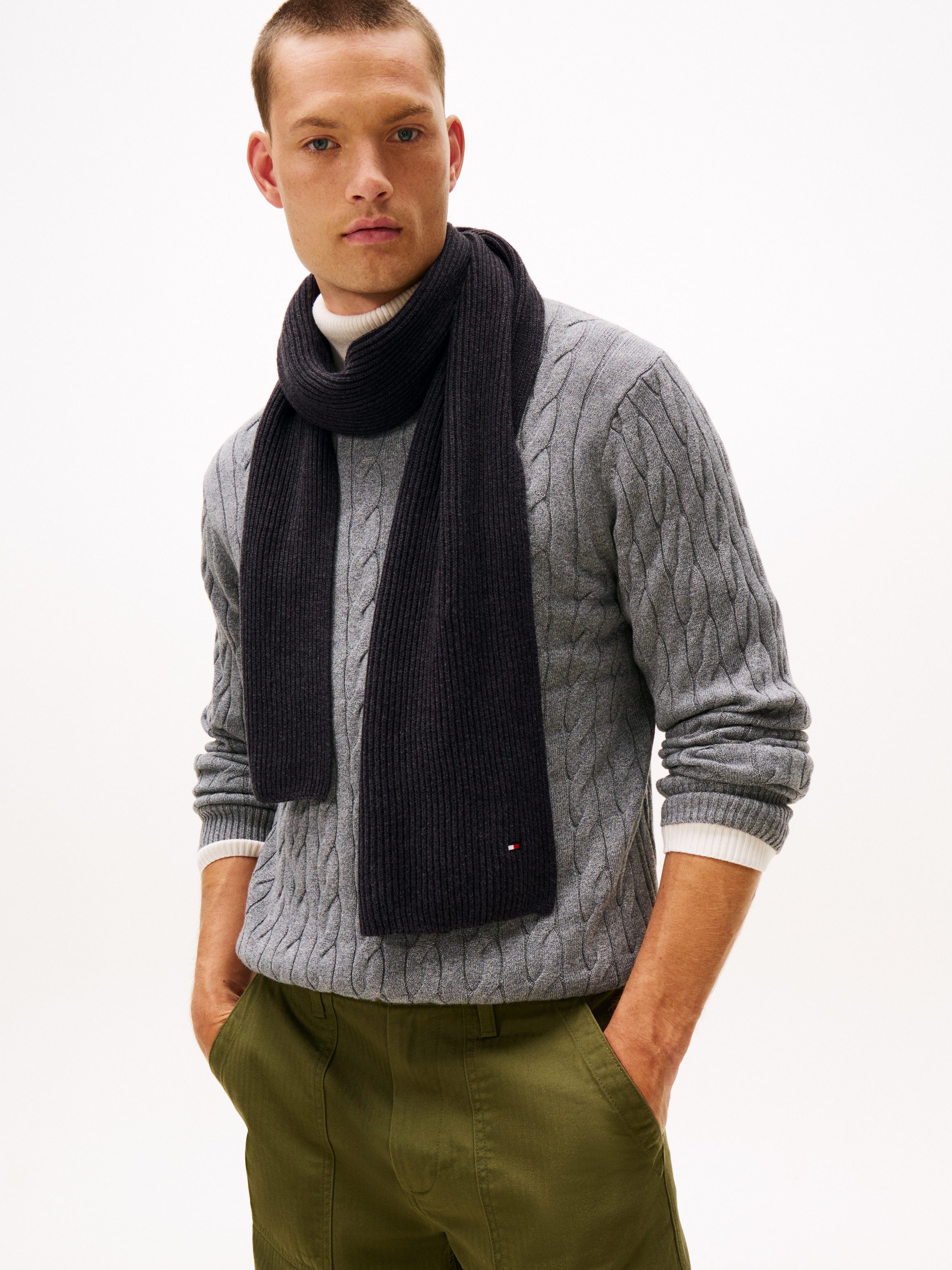 Tommy Hilfiger Strickschal TH FLAG PIMA COTTON CASH SCARF, mit Logostickerei, mit Kaschmiranteil Unisex