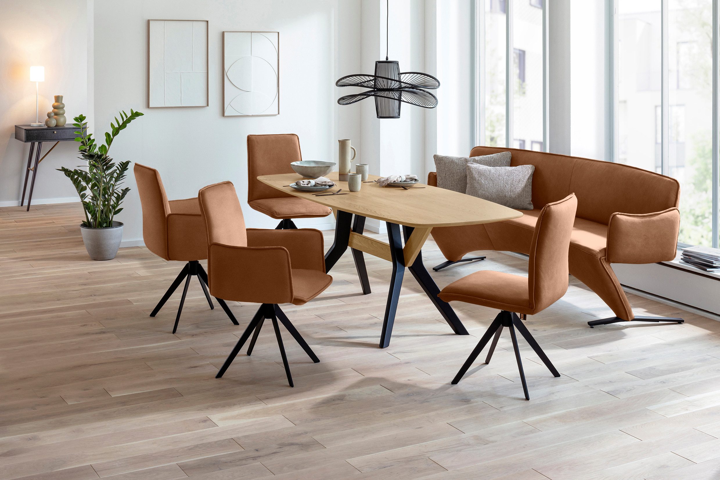 K+W Komfort & Wohnen Esstisch, Massivholz mit bootsförmiger Tischplatte im Materialmix