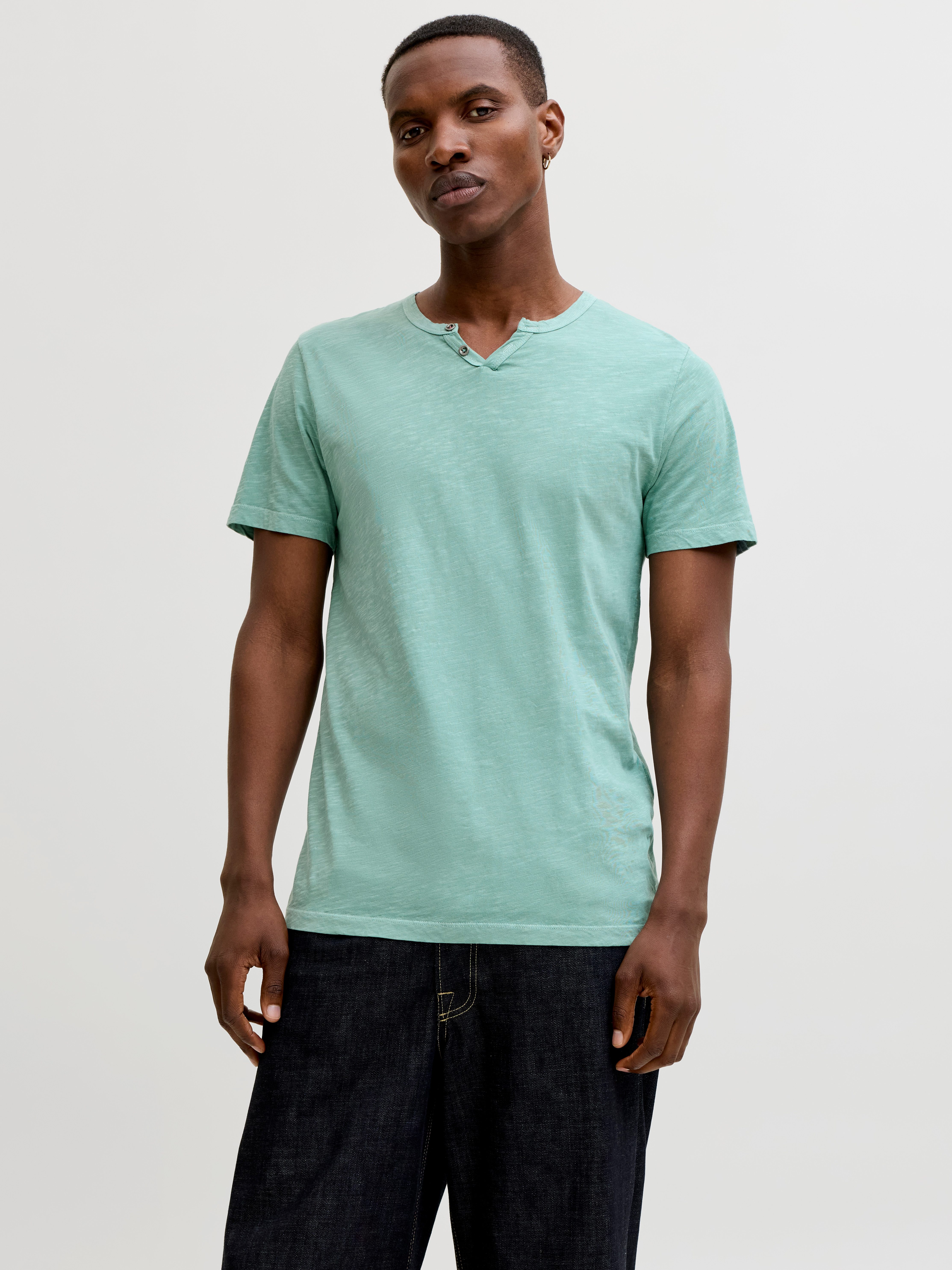 Jack & Jones T-Shirt JJESPLIT NECK TEE SS NOOS mit V-Ausschnitt günstig online kaufen