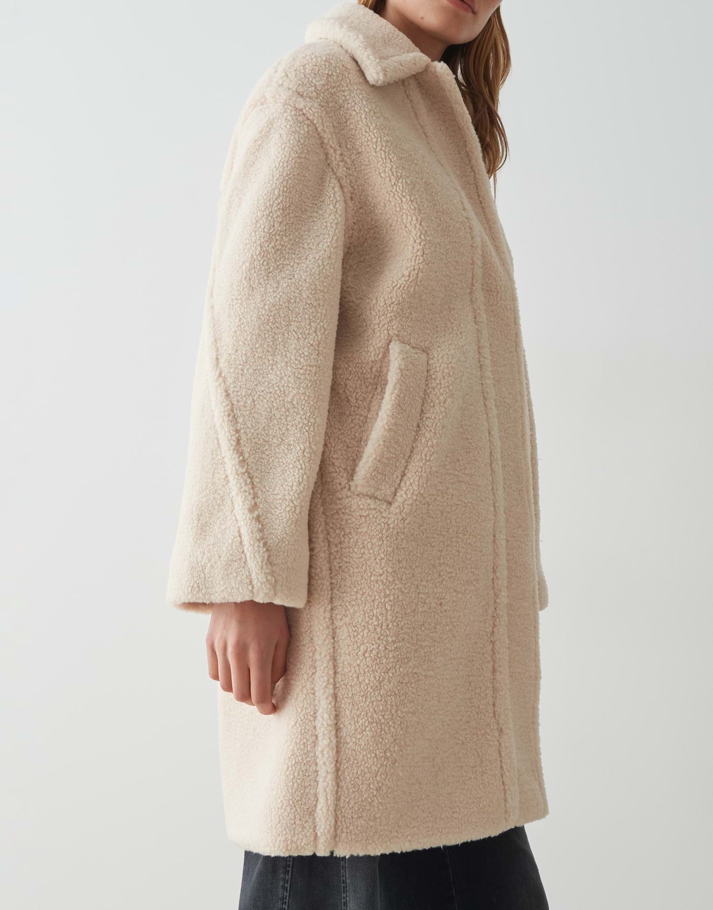 OPUS Wintermantel HEDDY aus recyceltem Polyester ovaler Schnitt, knielang, verdeckte Knopfleiste