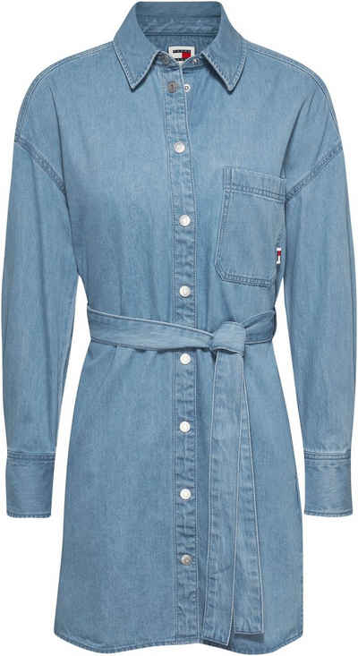 Tommy Jeans Jeanskleid TJW BELTED DENIM SHIRT DRESS EXT mit Markenlabel