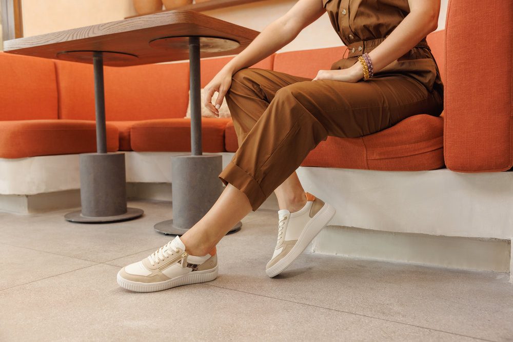 Remonte Plateausneaker Schnürschuh, Halbschuh, Freizeitsneaker mit Schaftrandpolsterung
