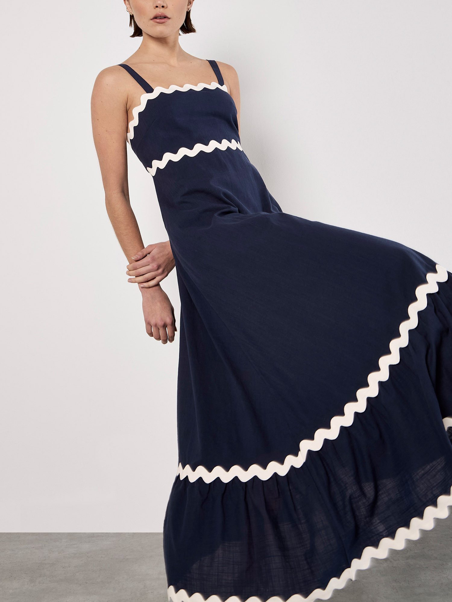 Apricot Midikleid Trägerkleid mit Zick Zack Abschlüsse günstig online kaufen