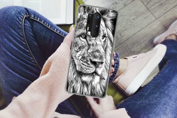 MuchoWow Handyhülle Porträt - Löwe - Schwarz und weiß, Phone Case, Handyhülle OnePlus 8 Pro, Silikon, Schutzhülle