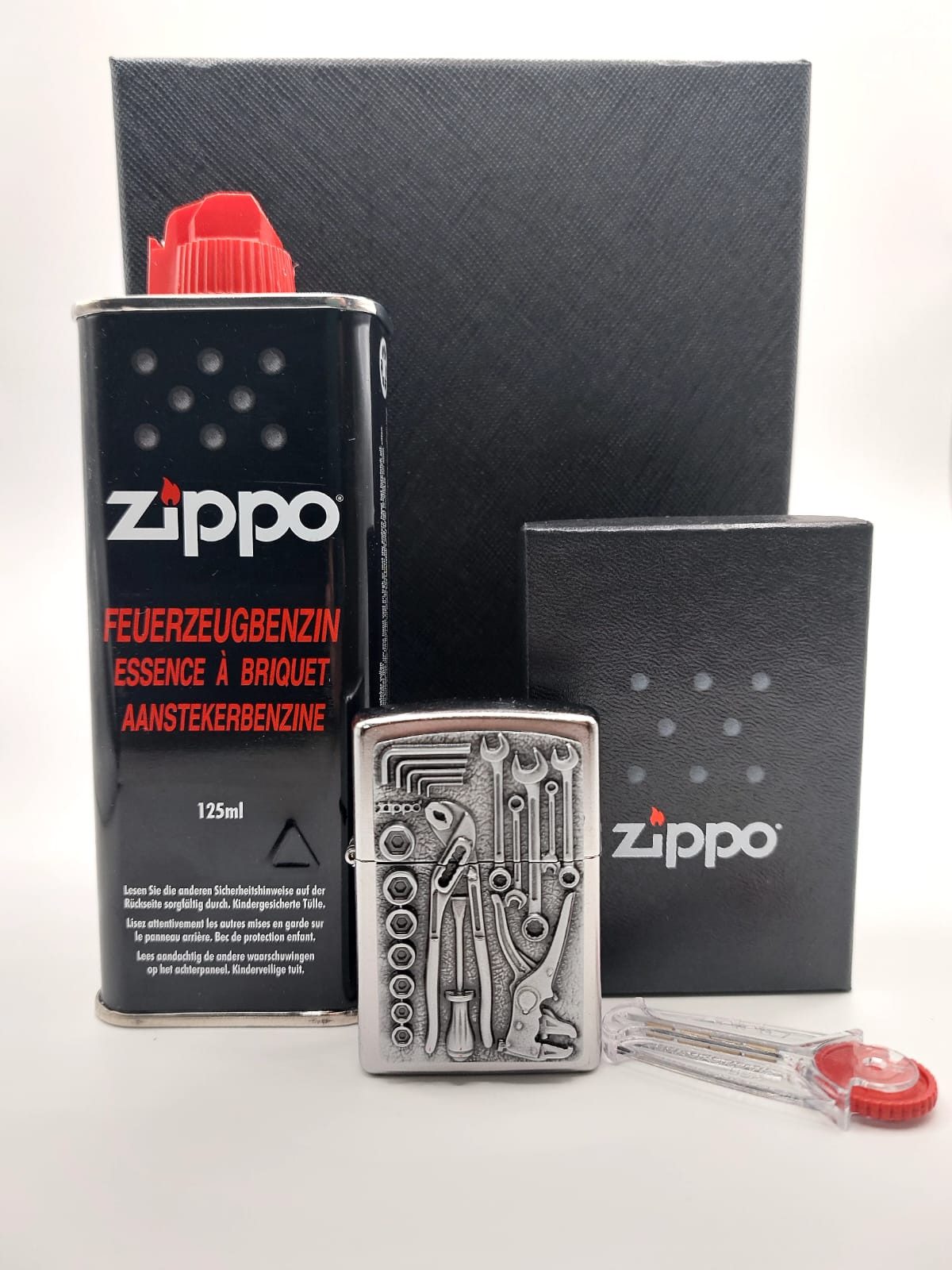 Zippo Feuerzeug ZIPPO Geschenkset Toolbox Werkzeugkasten Mechaniker Handwerk Feuerzeug (4 teiliges Set inkl. Zippo, Benzin, Feuersteine und Geschenkbox)