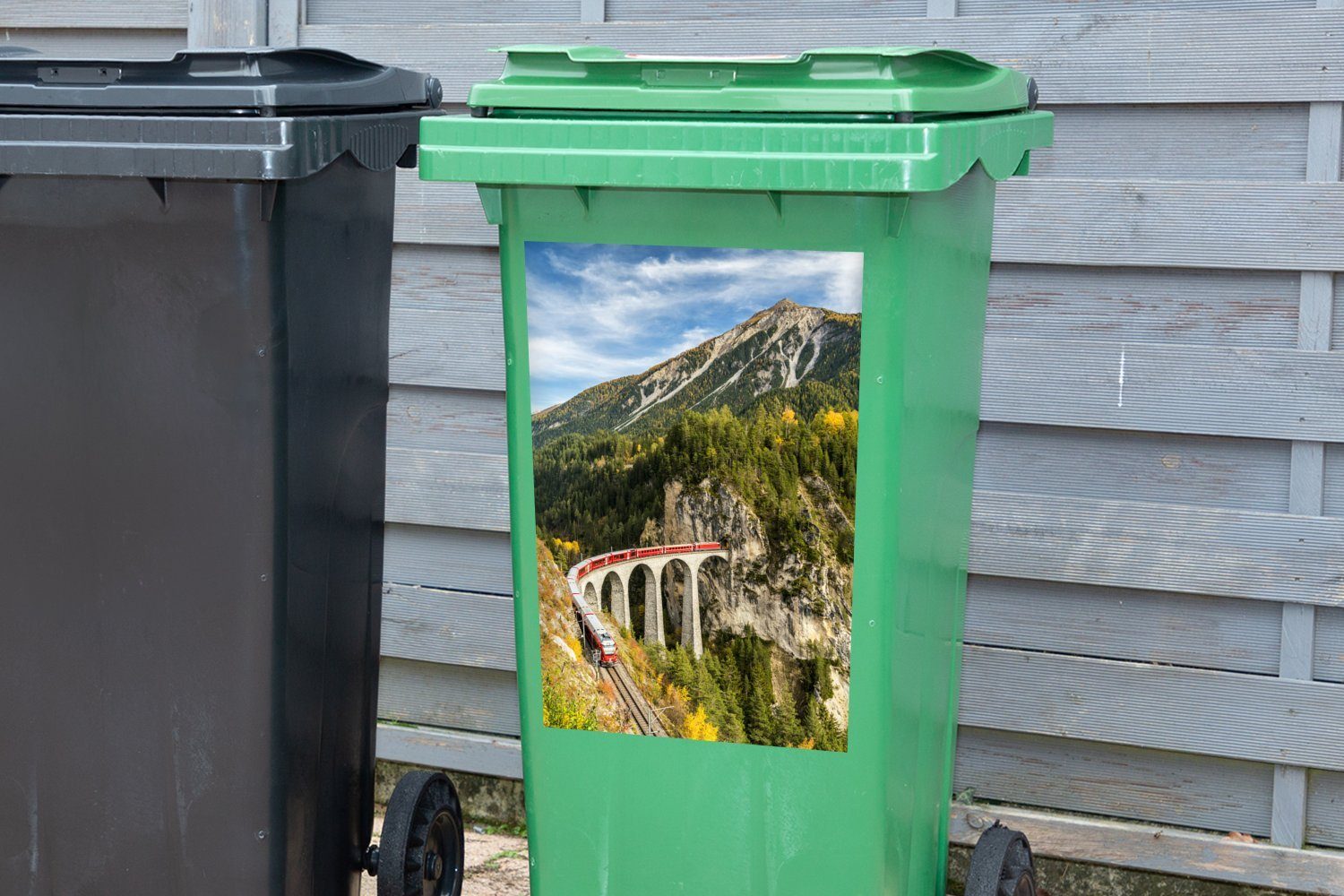 Zug St), einer Mülltonne, Mülleimer-aufkleber, in Sticker, Schweizer Container, Ein (1 Abfalbehälter Landschaft Wandsticker MuchoWow