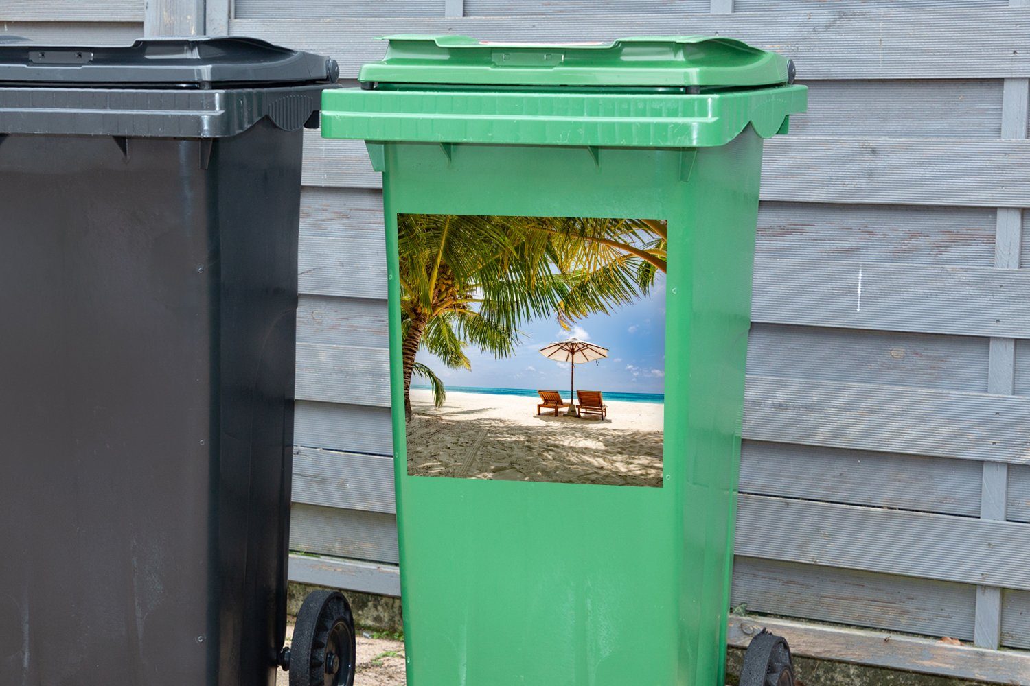Container, - - Strand Mülltonne, Strandkorb Wandsticker Sticker, Abfalbehälter MuchoWow Sonnenschirm (1 St), Mülleimer-aufkleber,