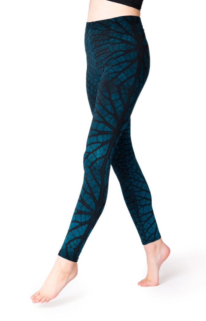 PANASIAM Легінси Unikat Batik Легінси modern mit Blattmuster elastische Stretch-Hose handgefertigt aus natürlicher Viskose lange Легінси für Yoga Sport