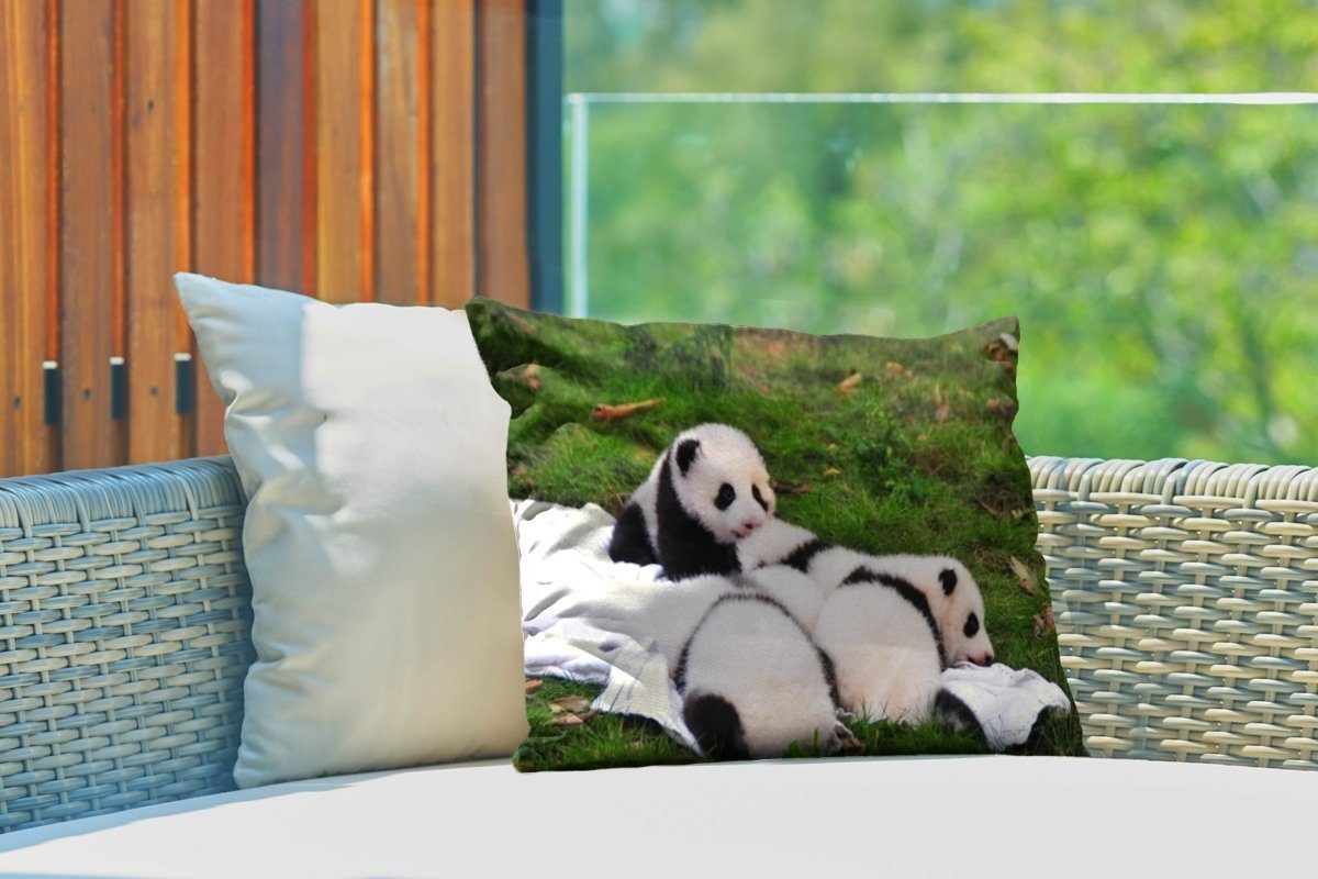 Gras MuchoWow Decke, - Dekokissen Pandas Outdoor-Dekorationskissen, Kissenhülle - Polyester, Dekokissenbezug,