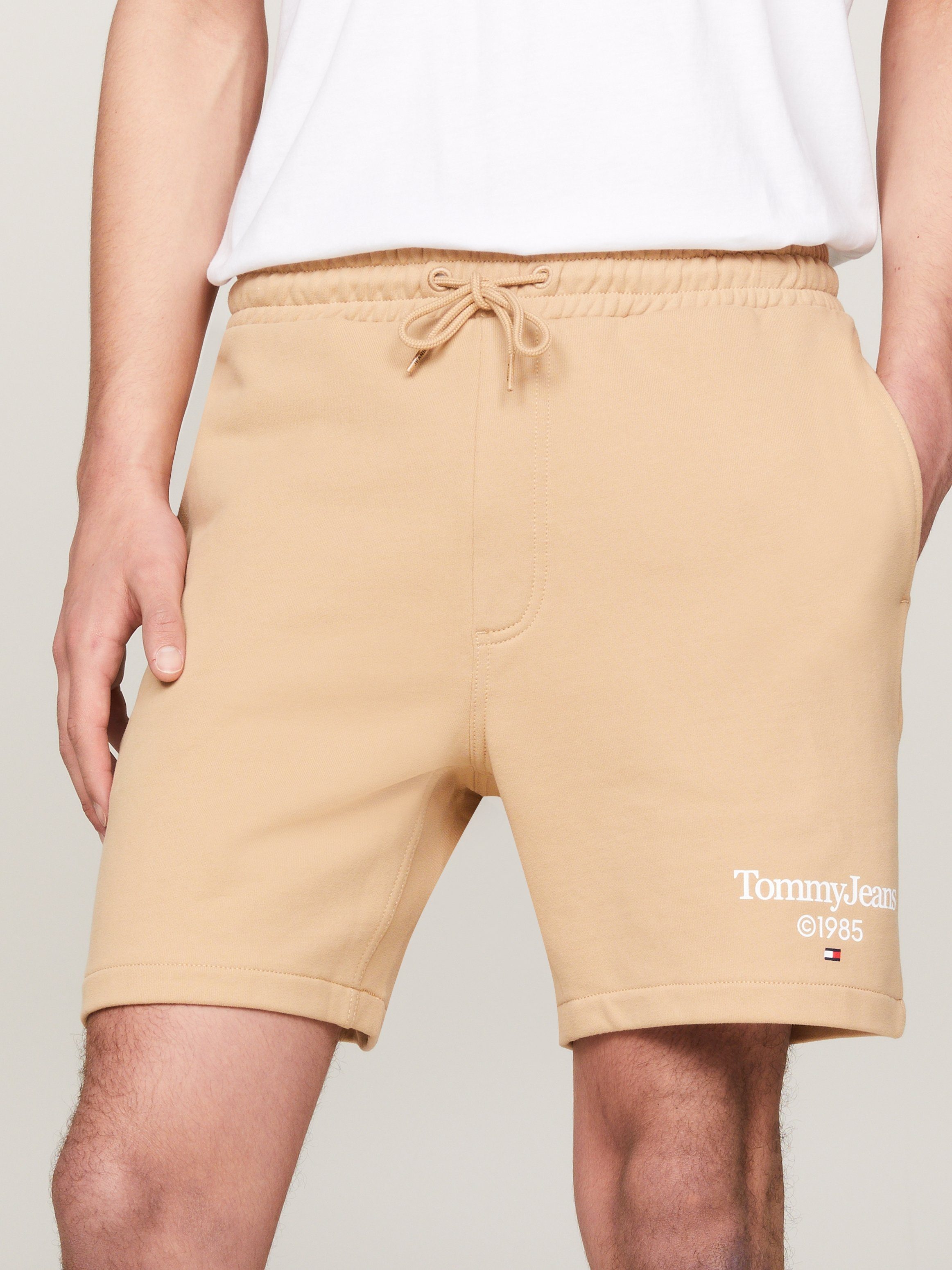 Tommy Jeans Sweatshorts TJM ENTRY GRAPHIC SHORT EXT