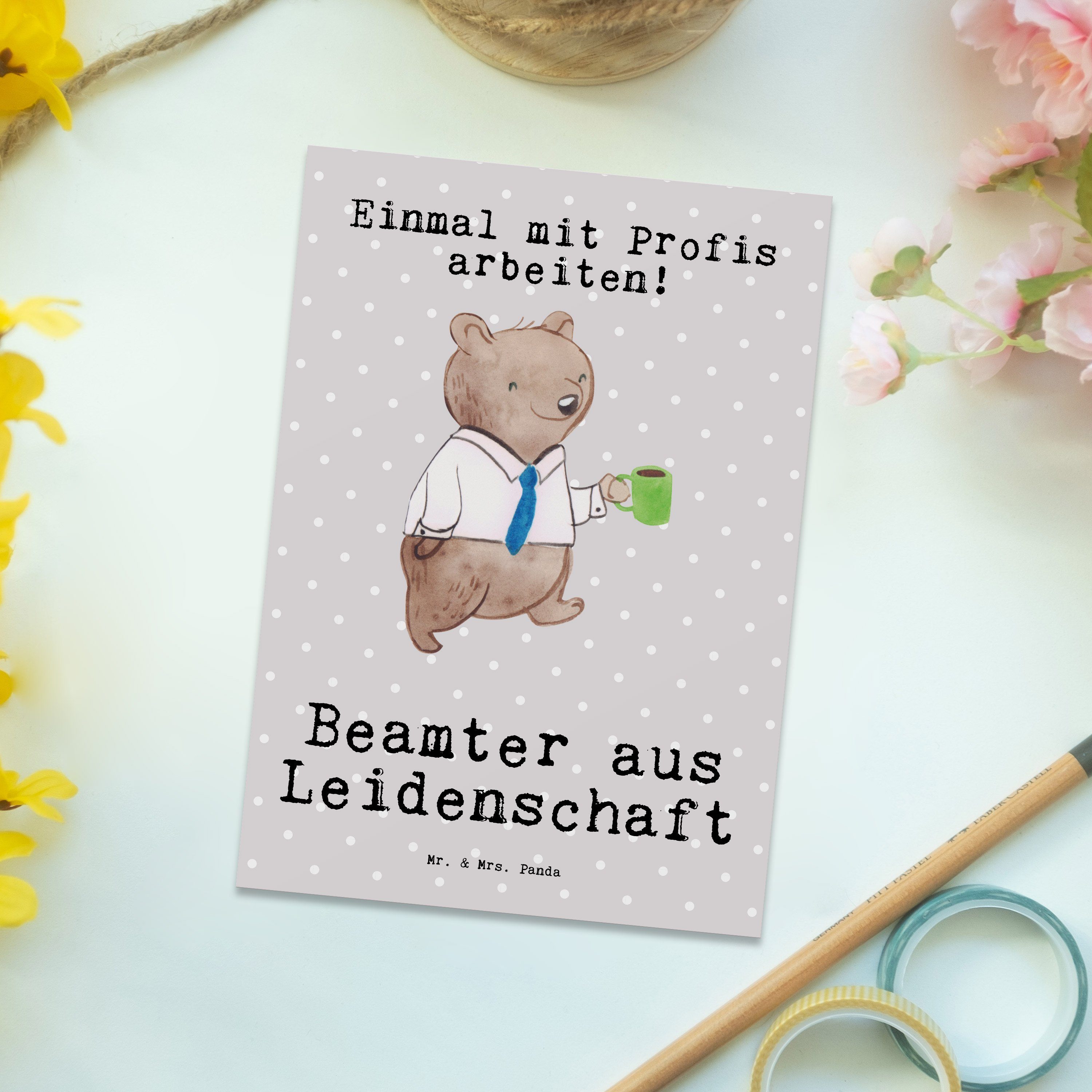 & - Geschenk, Mrs. aus Mr. Beamter Panda Postkarte Verbeamt Leidenschaft Studium, Grau - Pastell