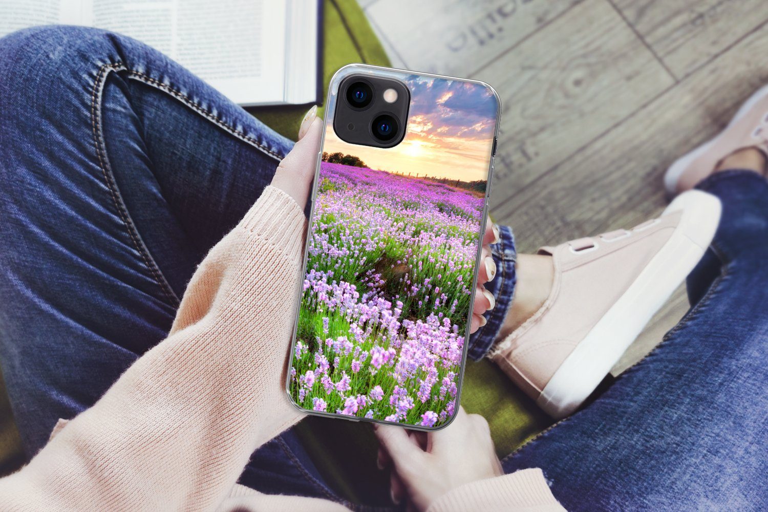MuchoWow Handyhülle für Apple iPhone 13 Blumen - Lavendel - Lila - Himmel - Sonnenuntergan, Smartphone-Bumper, Print, Handy Schutzhülle Dünn