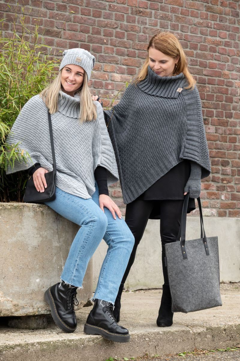 Knit Factory Strickponcho Nicky Ponchos One Size Glatt Anthrazit (1-tlg) modern Strickware Strickartikel Poncho