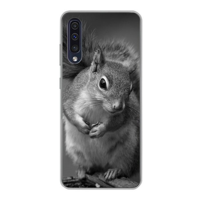 MuchoWow Handyhülle Neugieriges Eichhörnchen in Schwarz und Weiß Handyhülle Samsung Galaxy A30s Smartphone-Bumper Print Handy