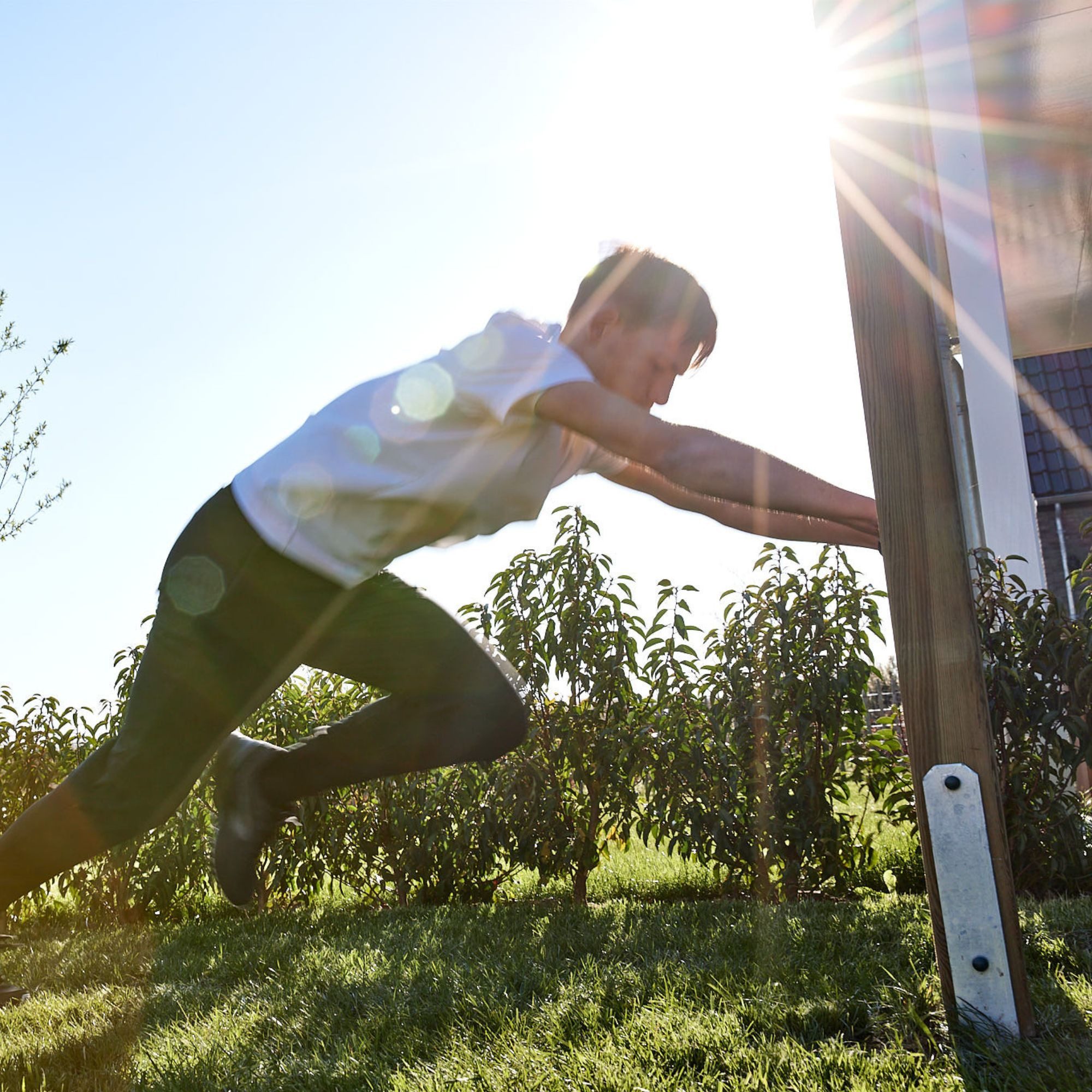 Wickey Turnreck Fit Base 815 – Calisthenics-Station & Kletterspaß für den Garten, (Kraftstation, Fitnessstation, Sportgeräte für zuhause, Workout, Krafttraining, Gymtower, Fitnessturm, Ideal für Spielspaß & funktionales Outdoor-Training, Kompaktes Calisthenics- & Spielgerät fördert Kraft & Gleichgewicht), extrem witterungsbeständig mit 5 Jahren Garantie*