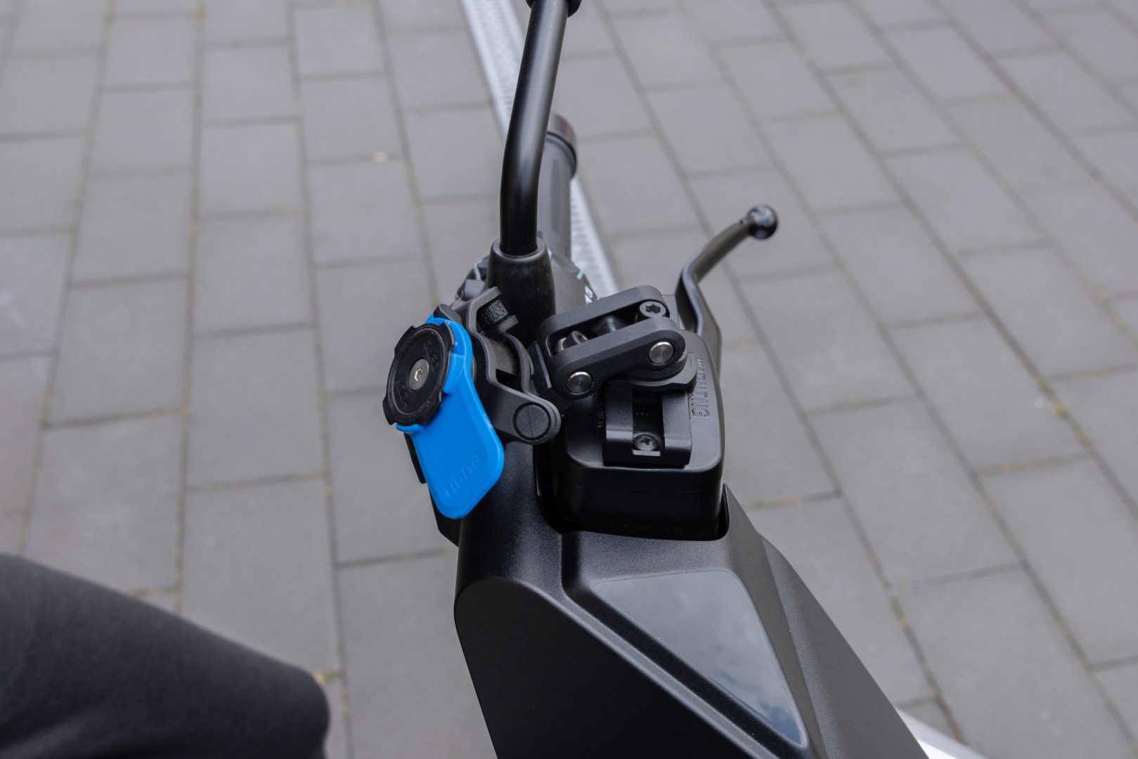 Quad Lock Handy-Halterung QUAD LOCK Motorrad Bremsflüssigkeitbehälter befestigung Handy Halter