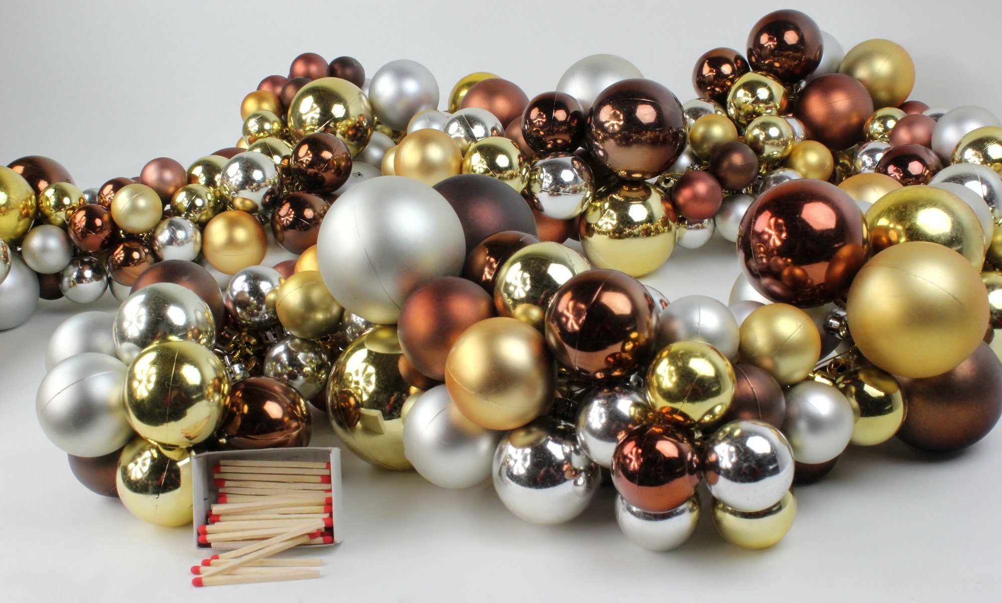 220 MIX-Kugeln-Girlande Kunststoff von - Lucht Weihnachtsbaumkugel - braun cm silber Lucht gold