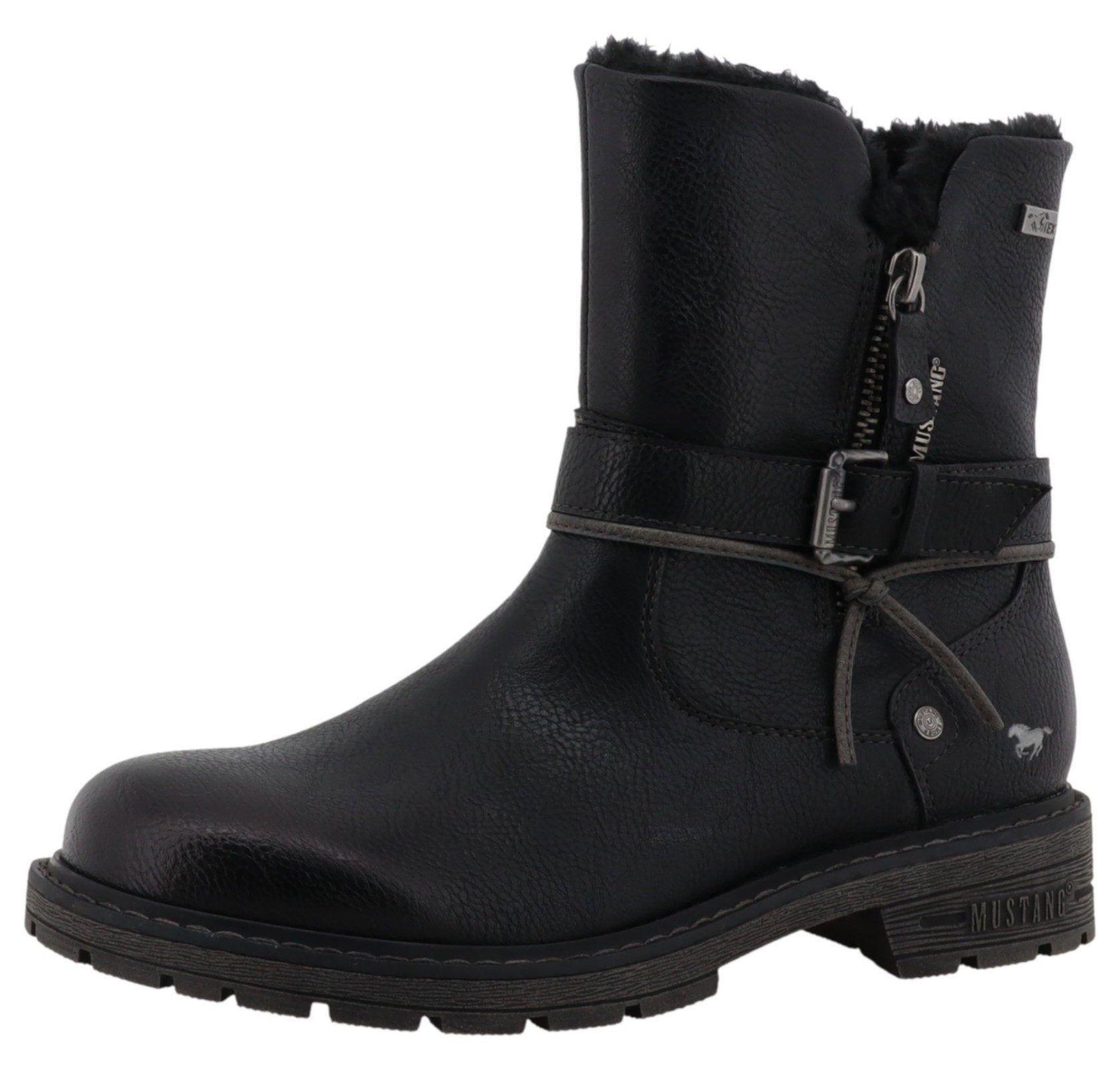 15M0022004 001 Black Stiefelette