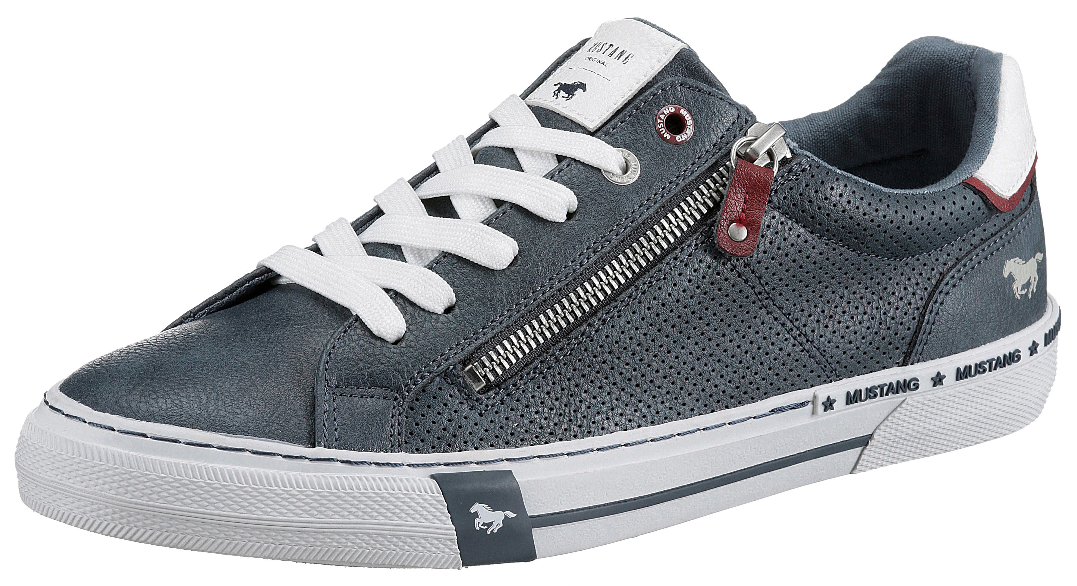 Sneaker Shoes Perforation mit jeansblau Mustang