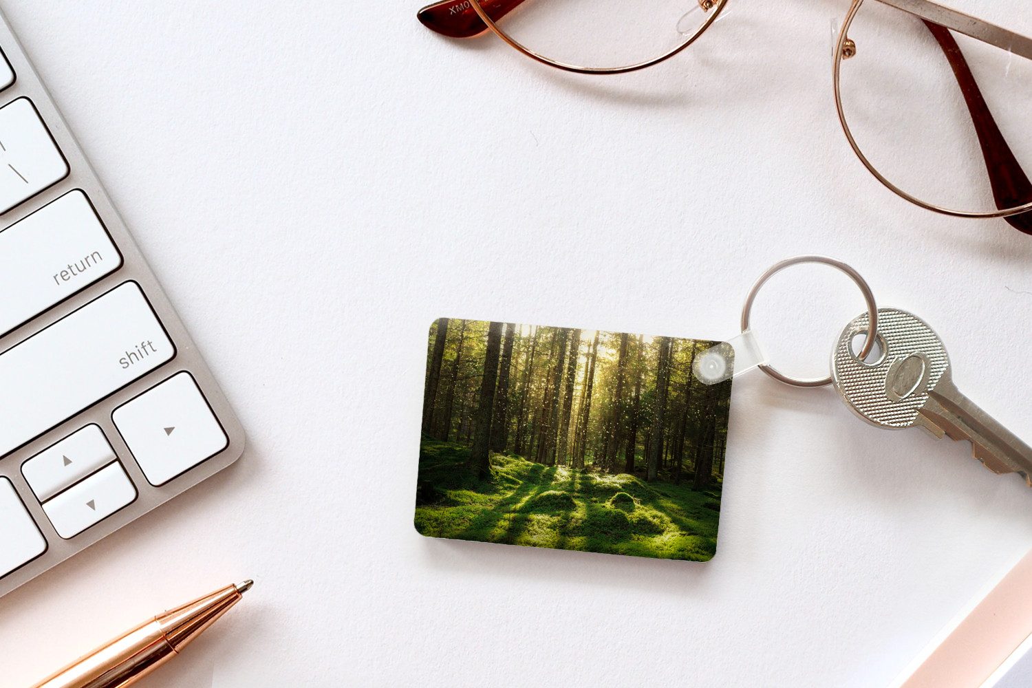 MuchoWow Schlüsselanhänger Bäume - Wald - Moos - Pflanzen - Sonne - Natur, Rechteckig mit Schlüsselring, Geschenk, Accessoire, 6x4 cm