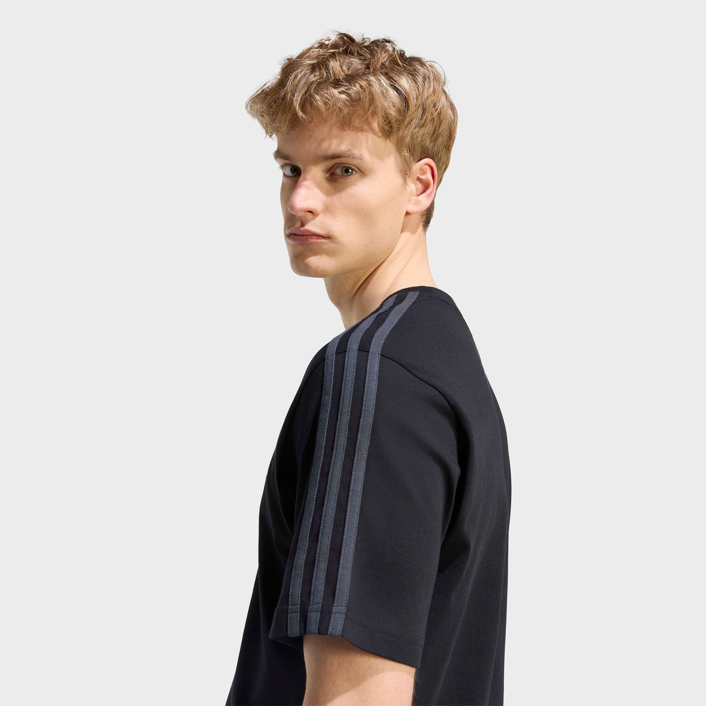 adidas Sportswear T-Shirt ESSENTIALS 3-STREIFEN, SINGLE JERSEY, BRANDING LINKE SCHULTER